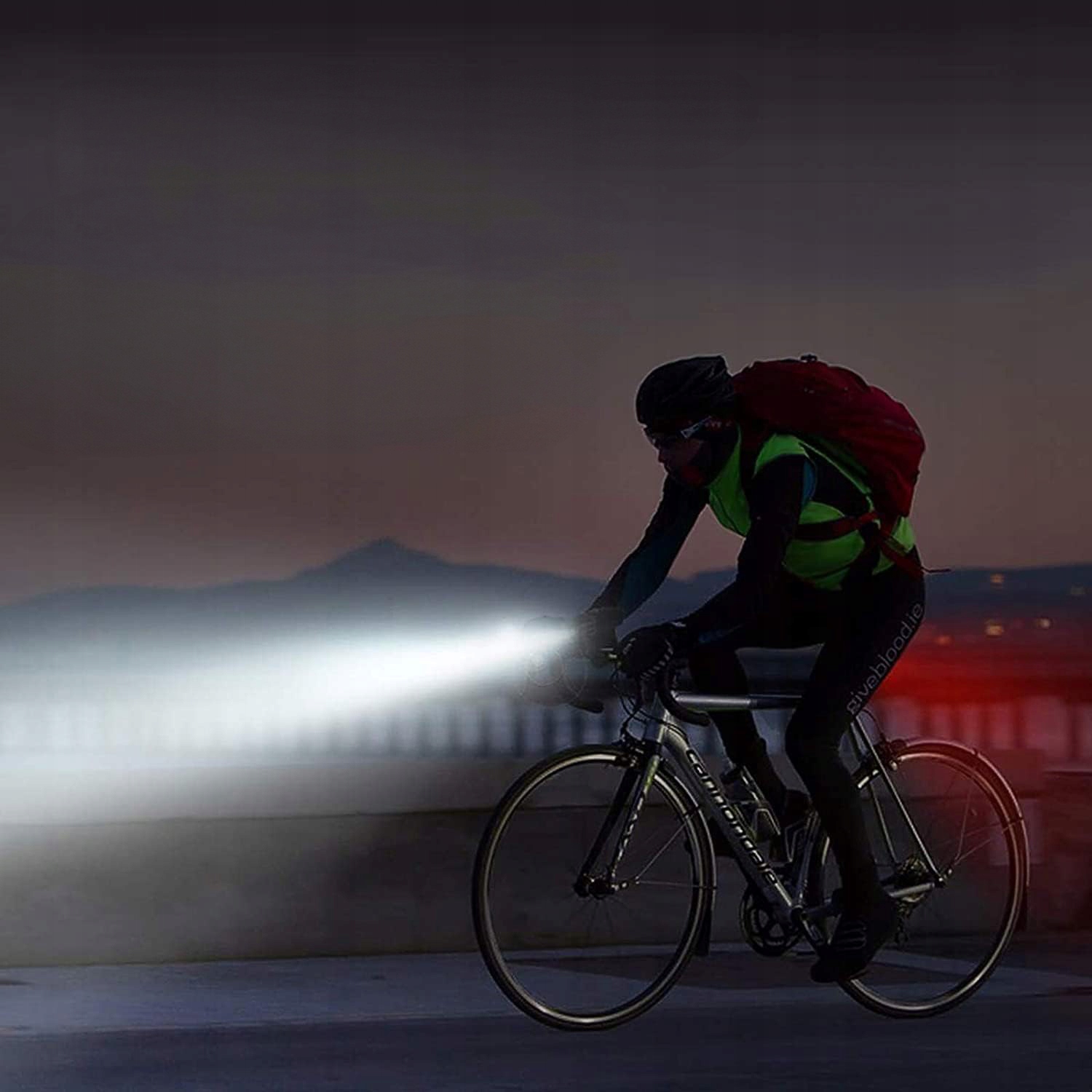 MOCNA LAMPKA ROWEROWA OŚWIETLENIE LED NA ROWER 400lm 2000mAh ODCIĘCIE ALU