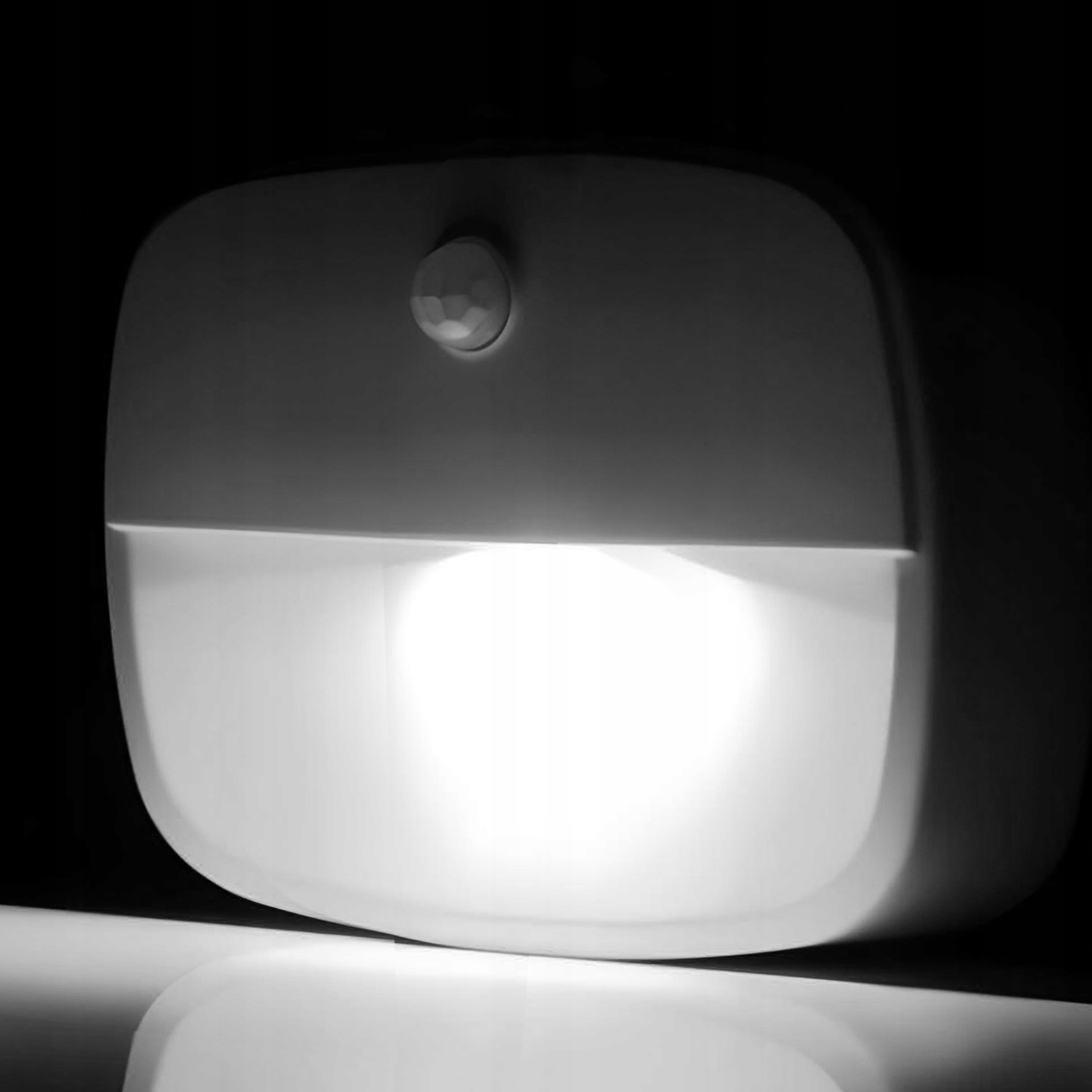 Lampka nocna Renew Force biały