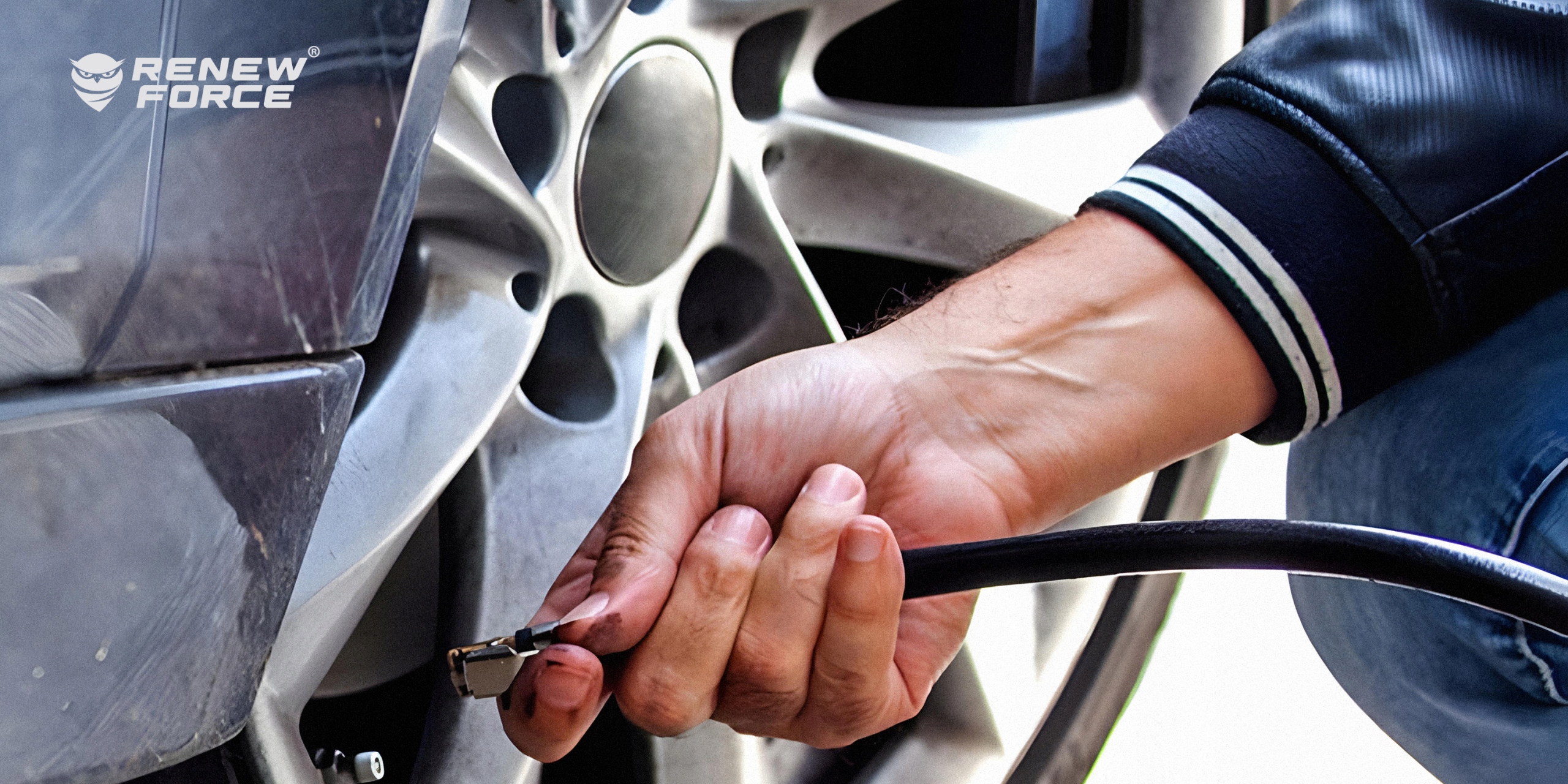 PISTOLET DO POMPOWANIA KÓŁ Z CYFROWYM MANOMETREM 18 BAR DOKŁADNOŚĆ 0,01 BAR