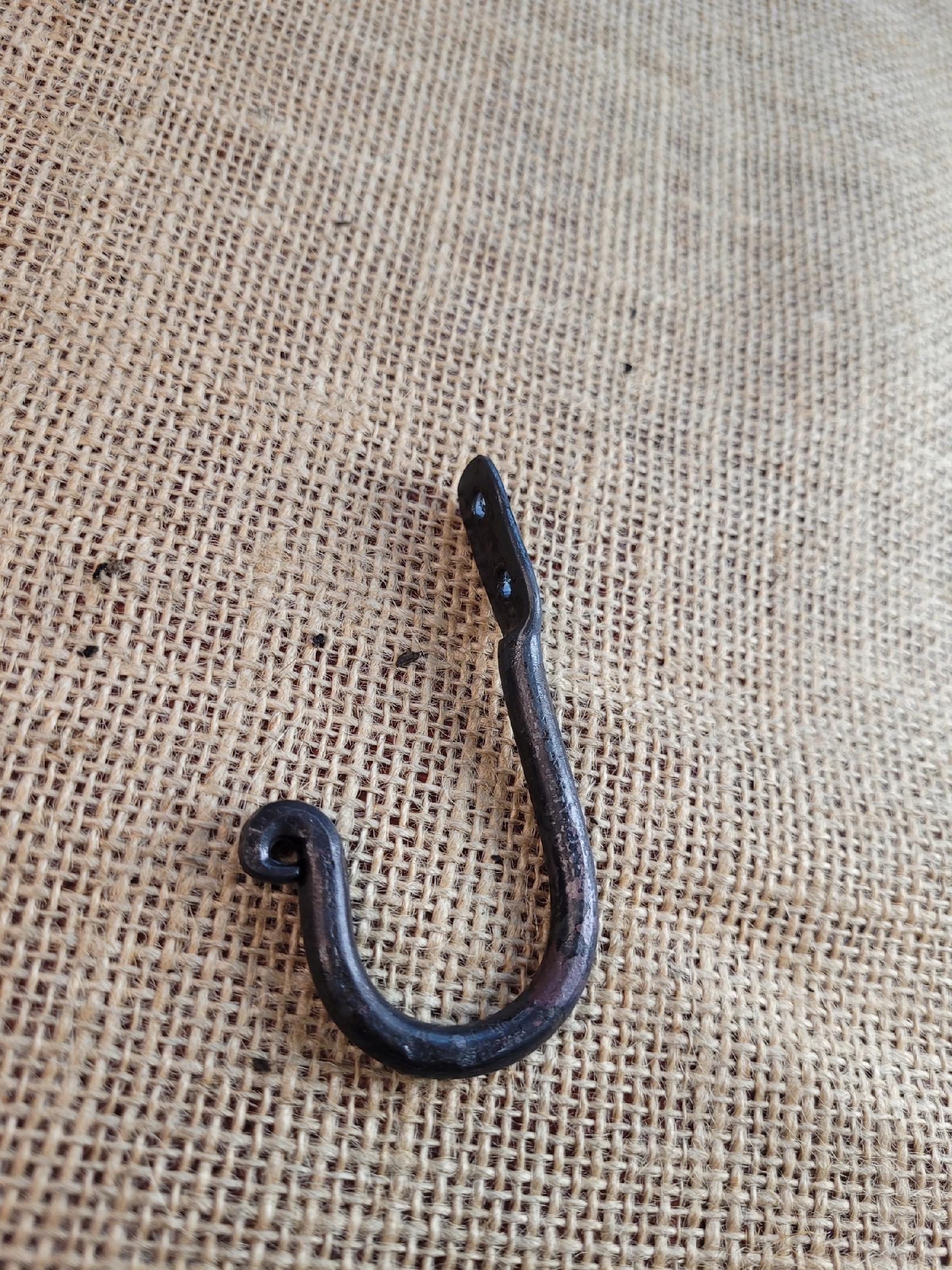 Wieszak na ubrania kuty seria Pchełka surowa