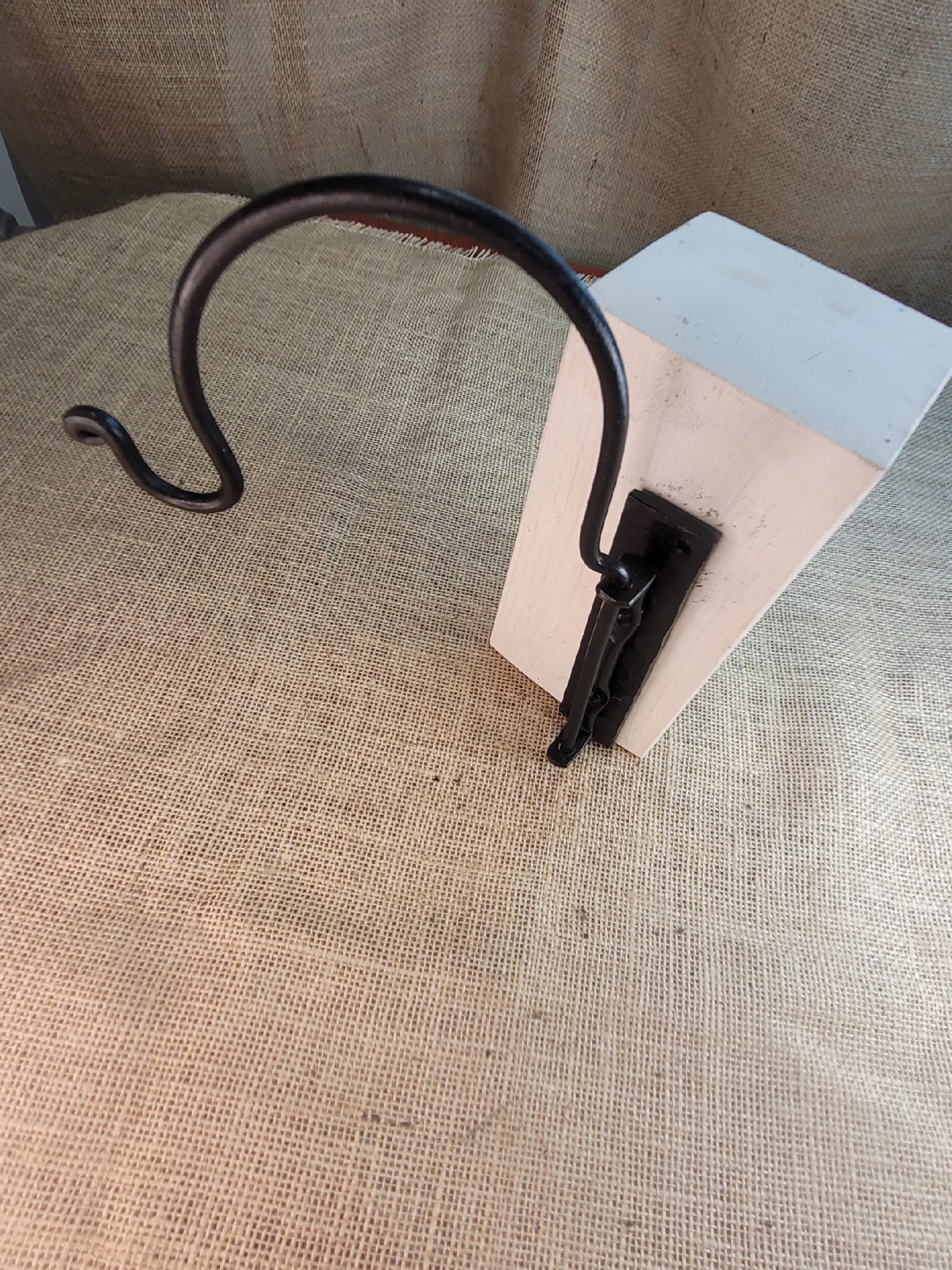 Wieszak na latarnie lub lampion ruchomy na płytce duży