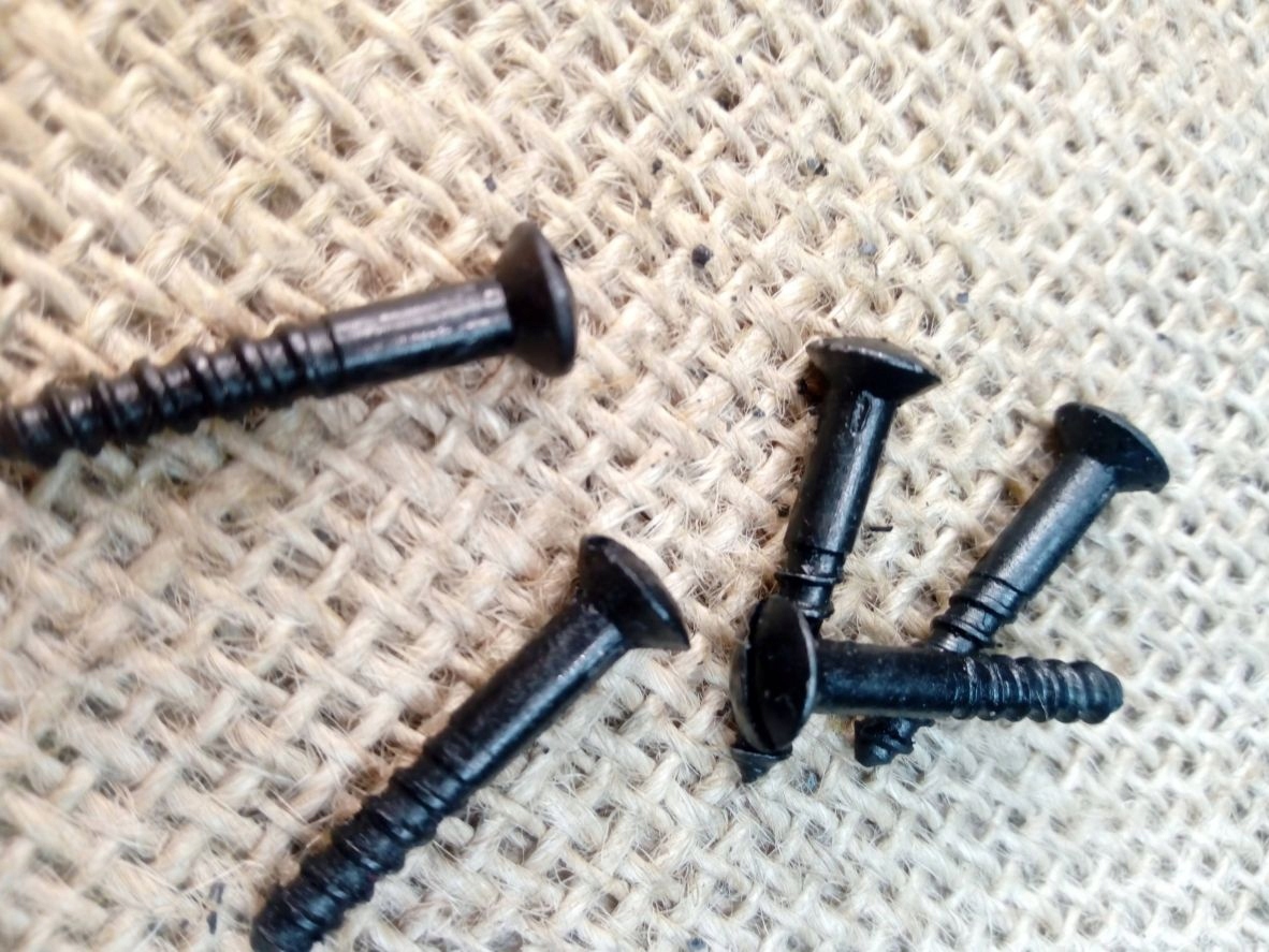 Rustykalny wkręt do drewna. 10 sztuk 3,7/25mm spł