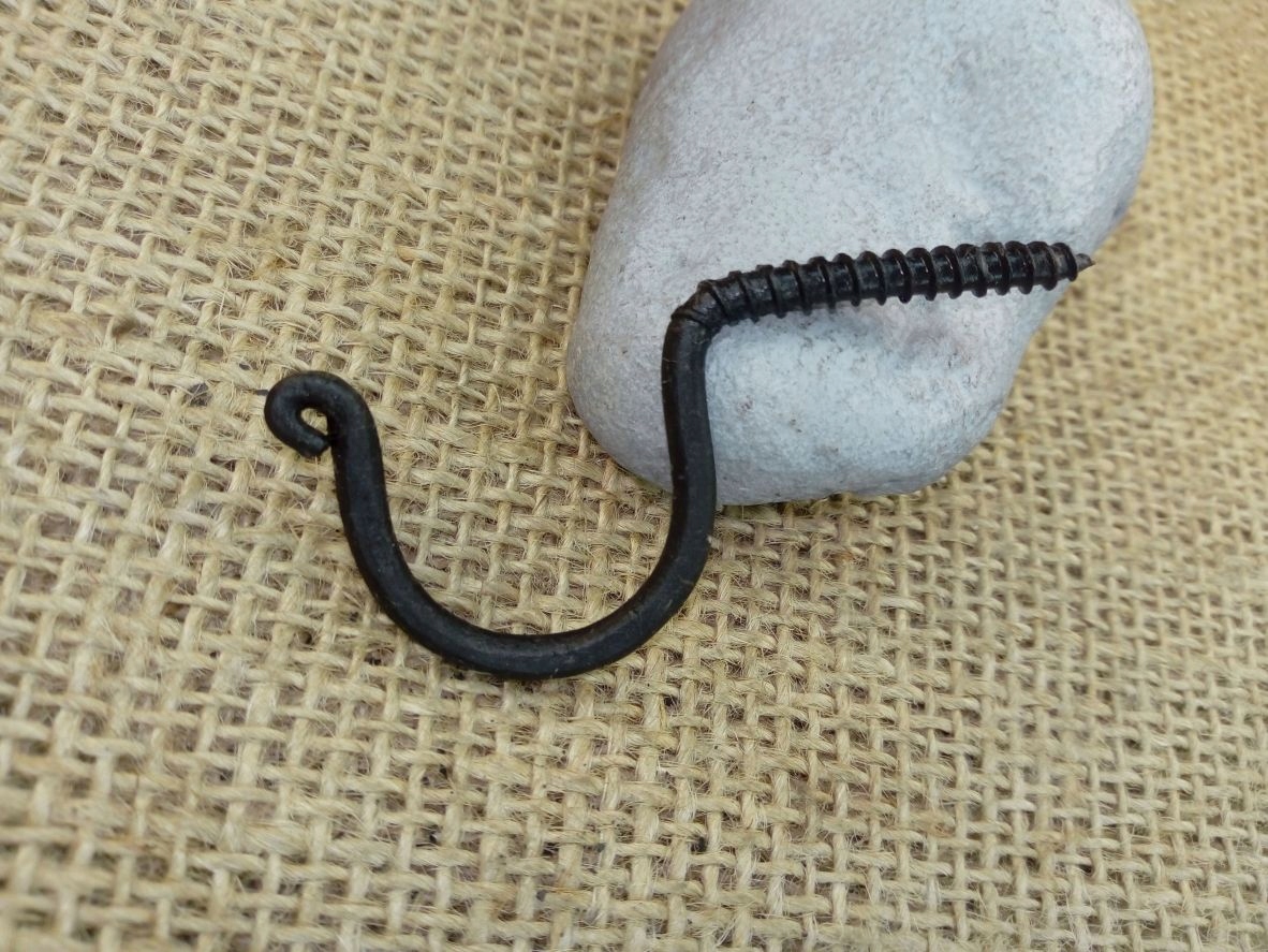 Wieszak na ubrania kuty Gwint midi + kołek