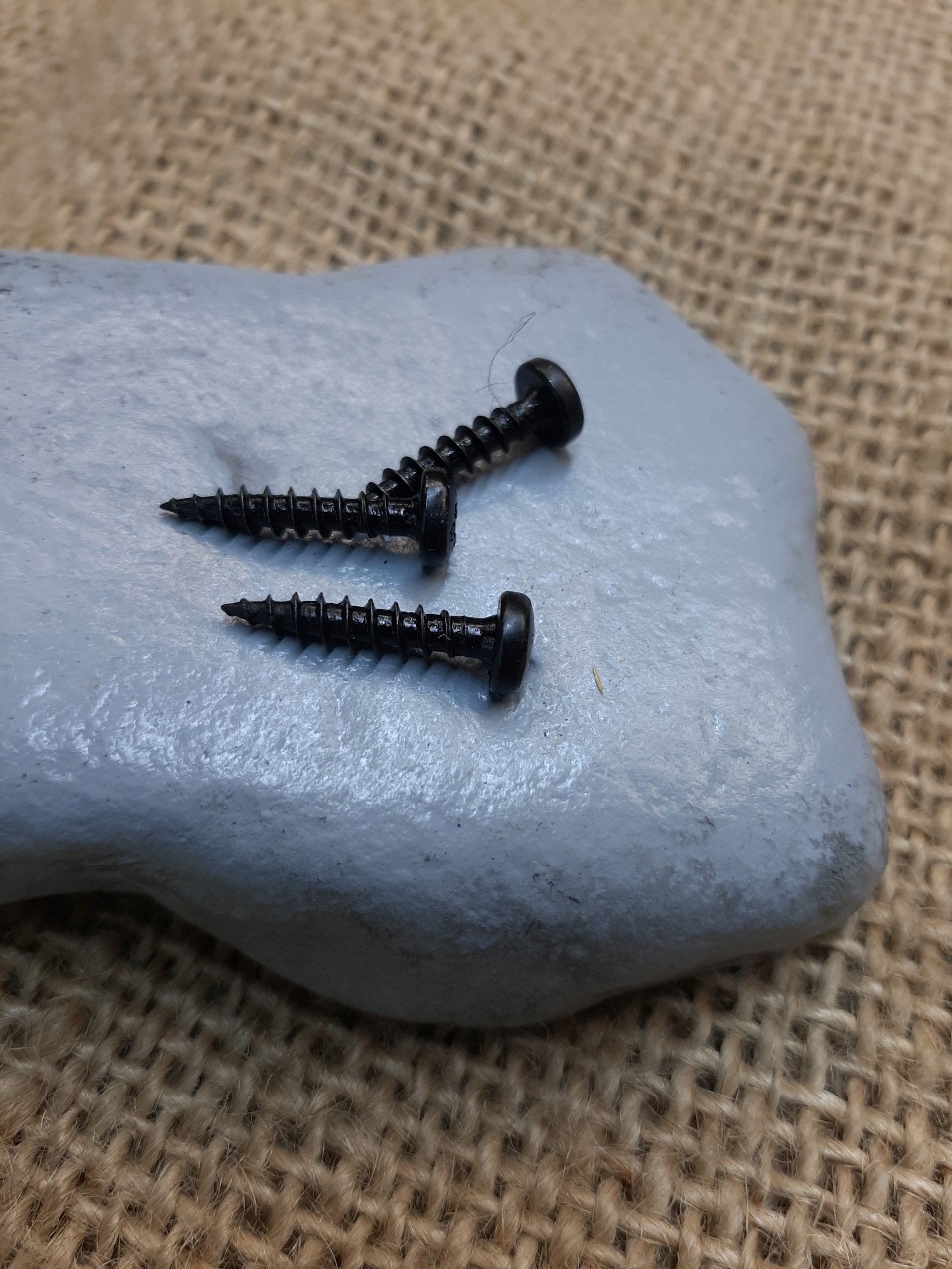 Rustykalny wkręt do drewna. 10 sztuk krzyżak 4x20