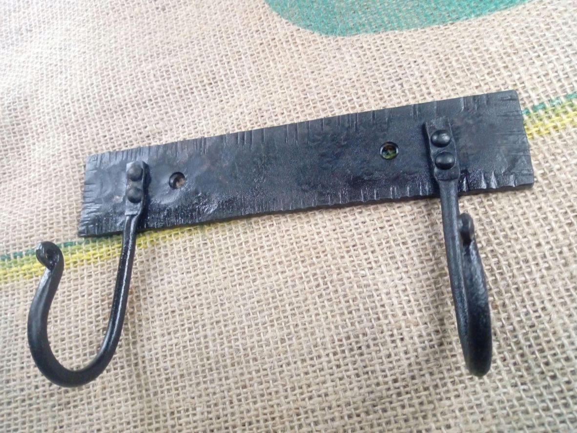 Wieszak ścienny Znaczek 2 haki klucze lub ubrania