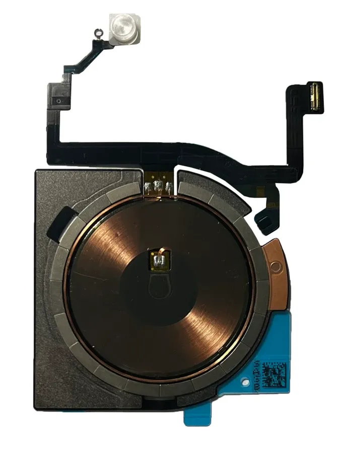 iPhone 15 cewka indukcyjna z lampą