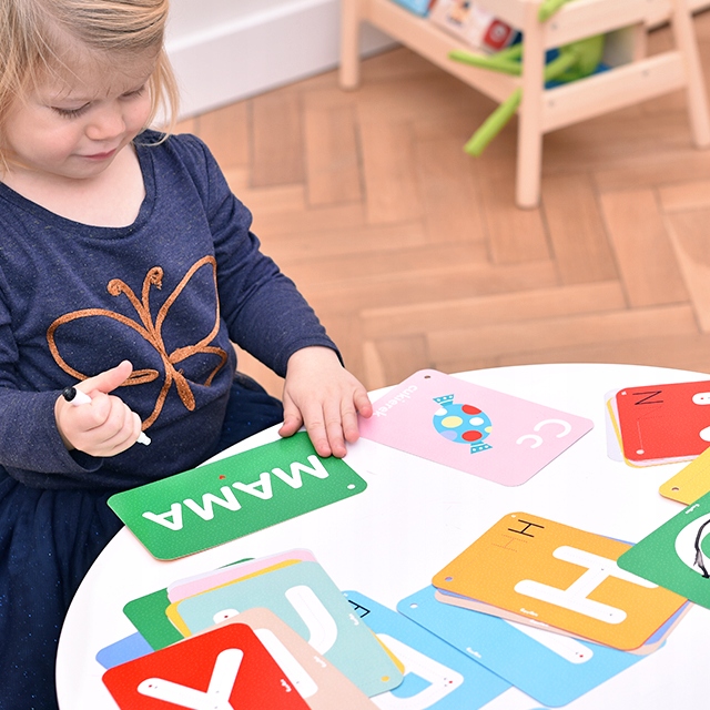 Zabawy edukacyjne z pisakiem zmazywakiem (6394792)