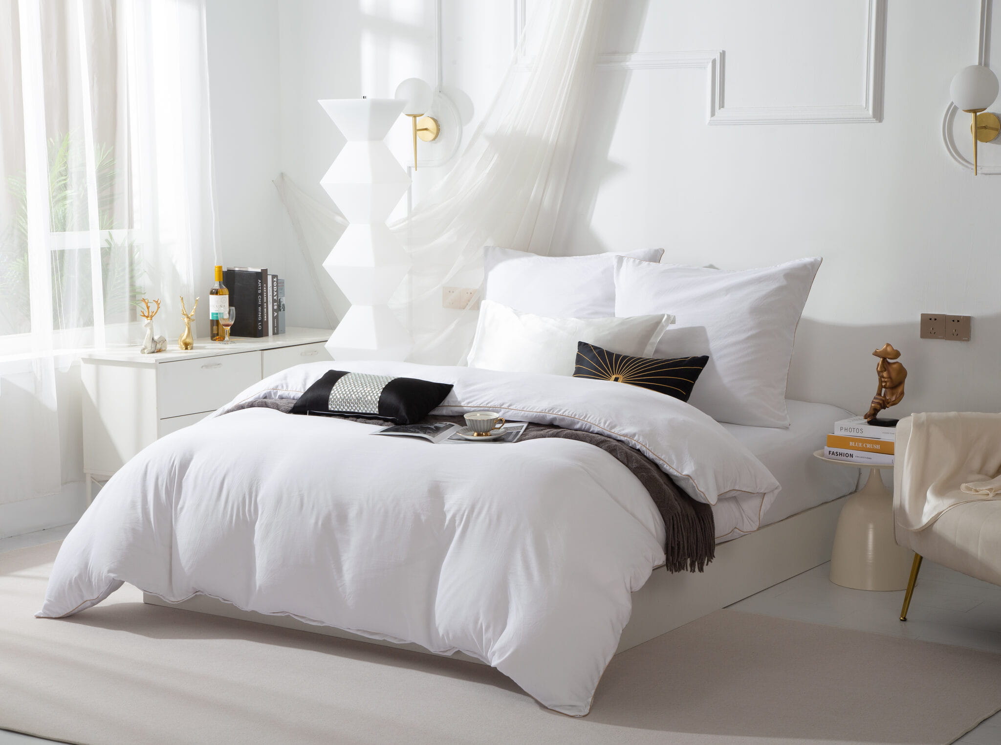 Biała Pościel z  Satyny ze Złotą Lamówką 220/200 view 3