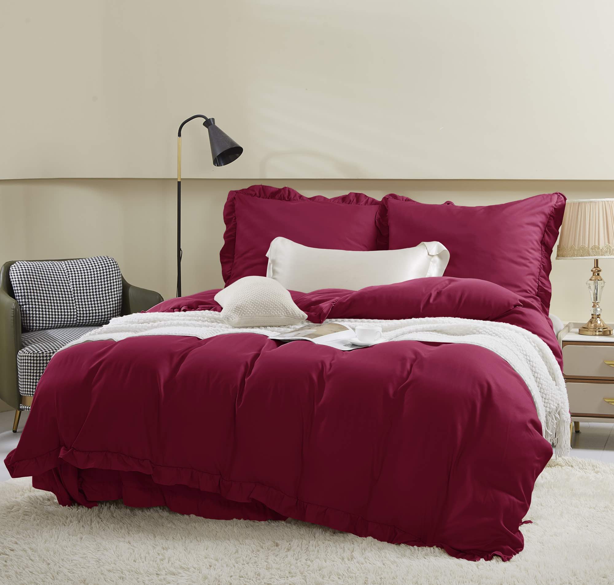 Czerwona Pościel Satytnowa z Falbanką 160x200 view 3