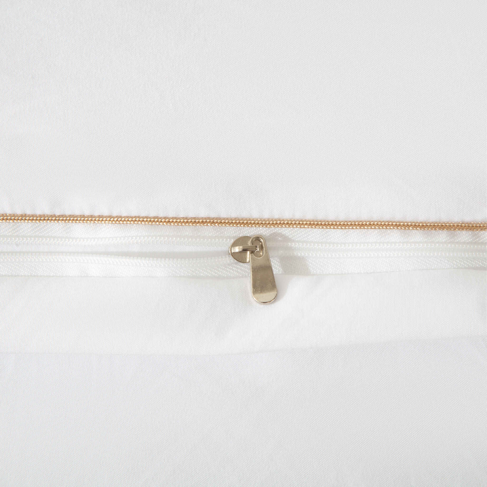 Biała Pościel z Satyny 140x200 ze Złotą Lamówką view 4