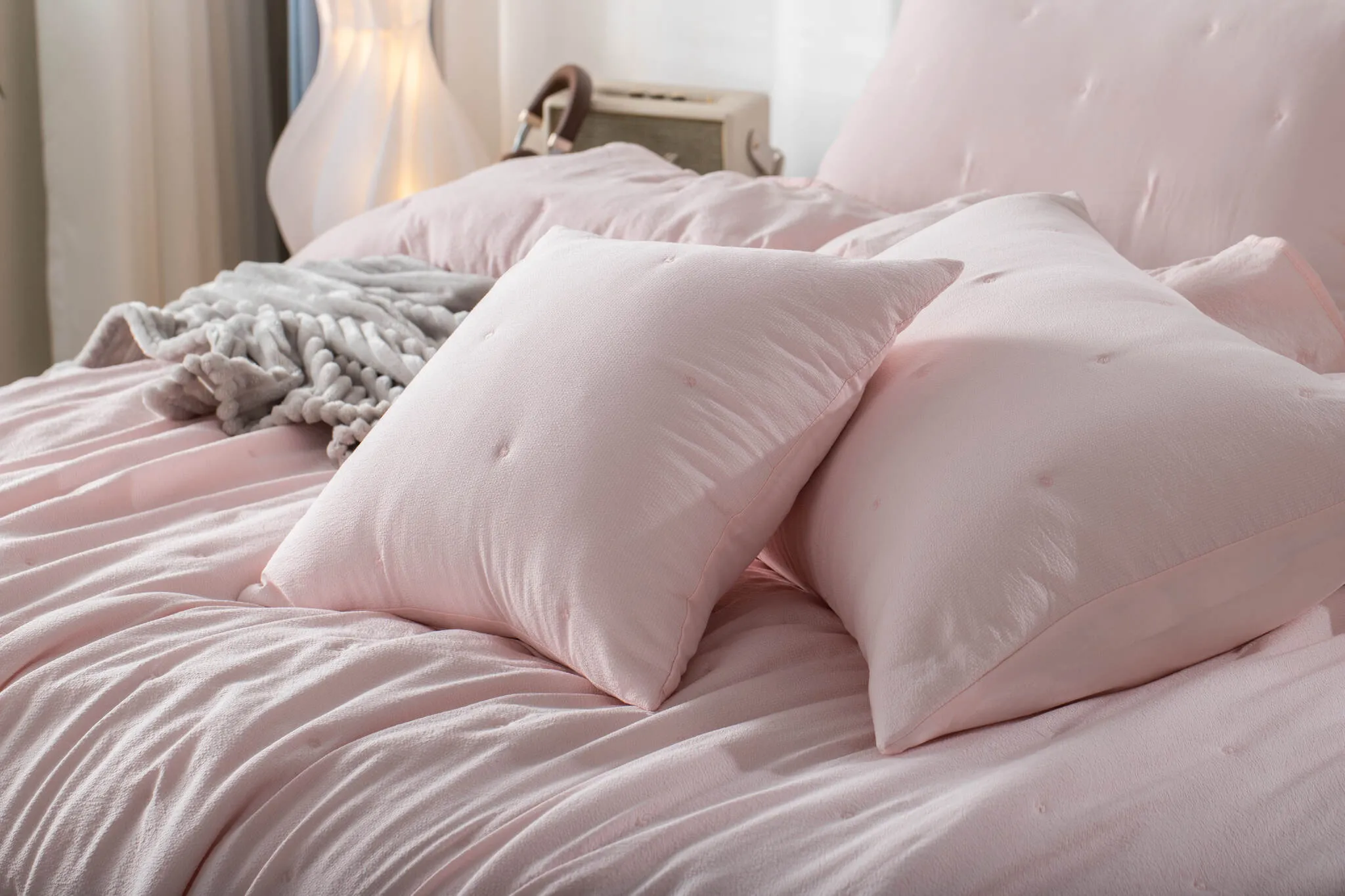 NARZUTA FAKTUROWANA Z HAFTEM KROPEK 240/220 PUDROWY RÓŻ view 5