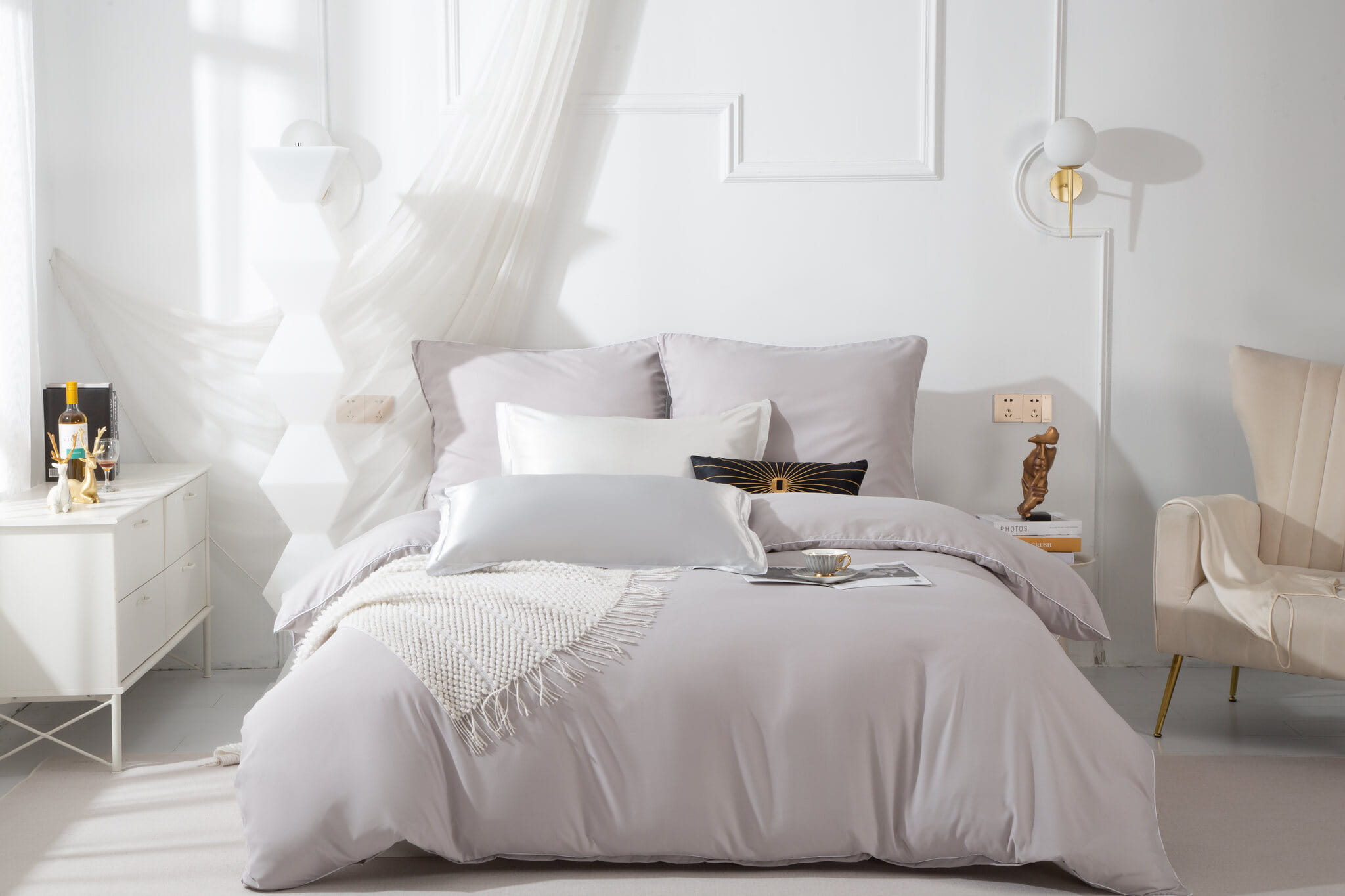 Szara Pościel z  Satyny ze Złotą Lamówką 220/200