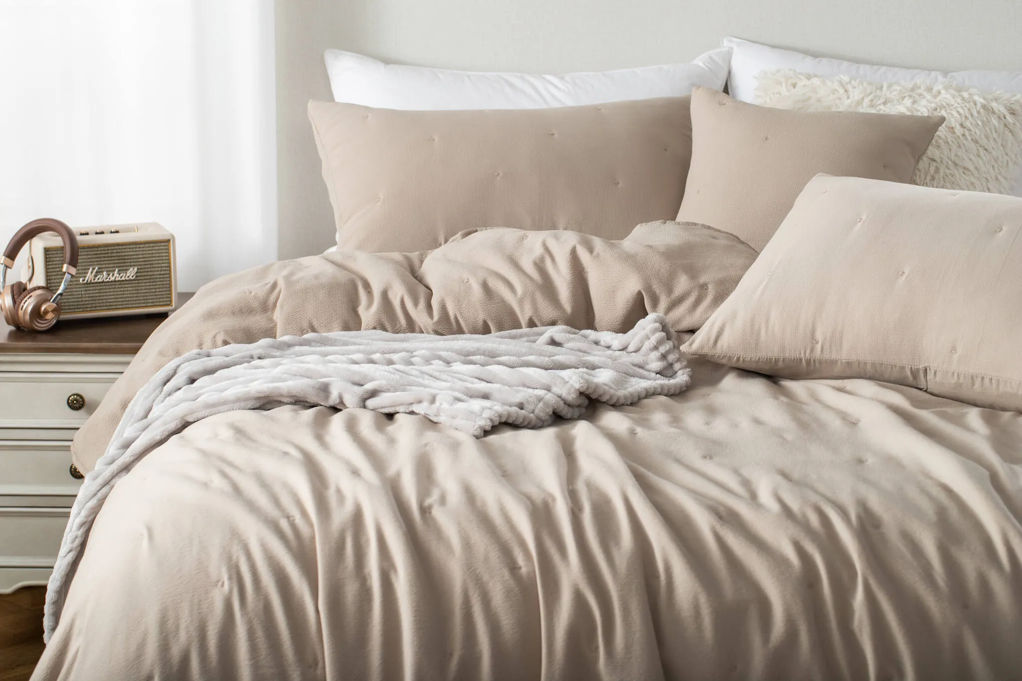 Poszewka do Narzuty 50x70 Fakturowana Struktura z Haftem Kropek Mocca view 2