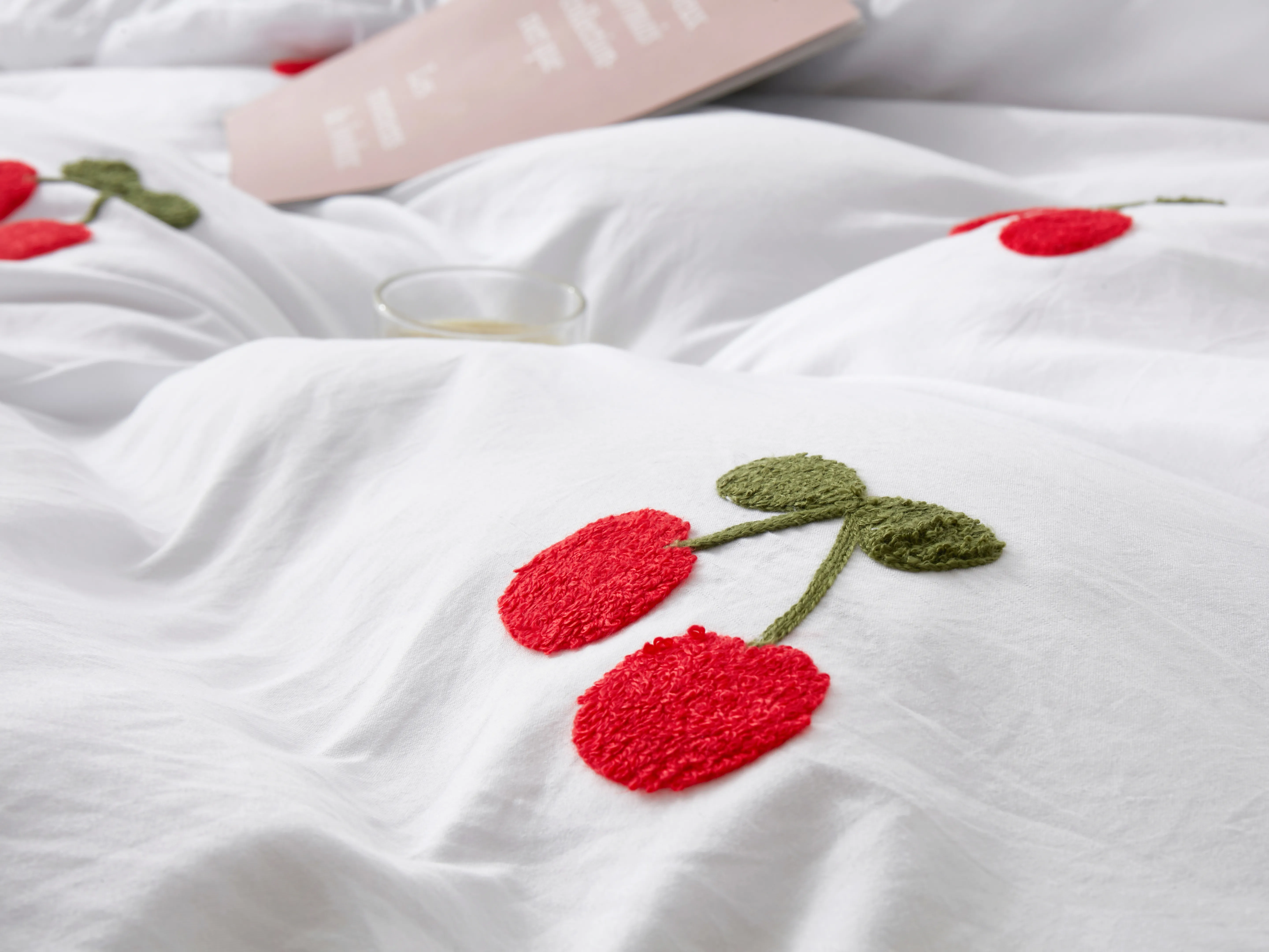 Biała Pościel w Wisienki 160x200 view 3