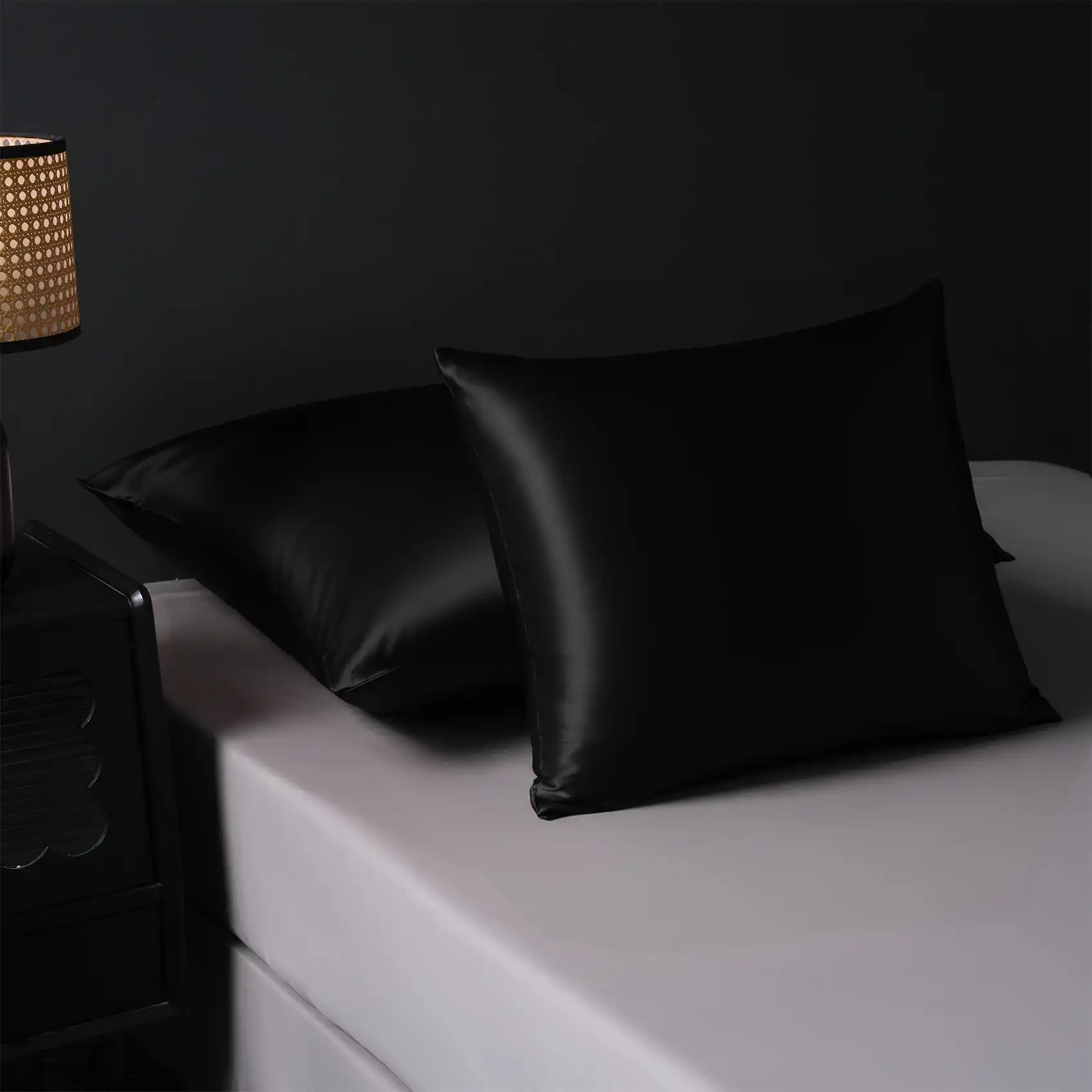 Jedwabna Poszewka 40x40 Czarna view 2