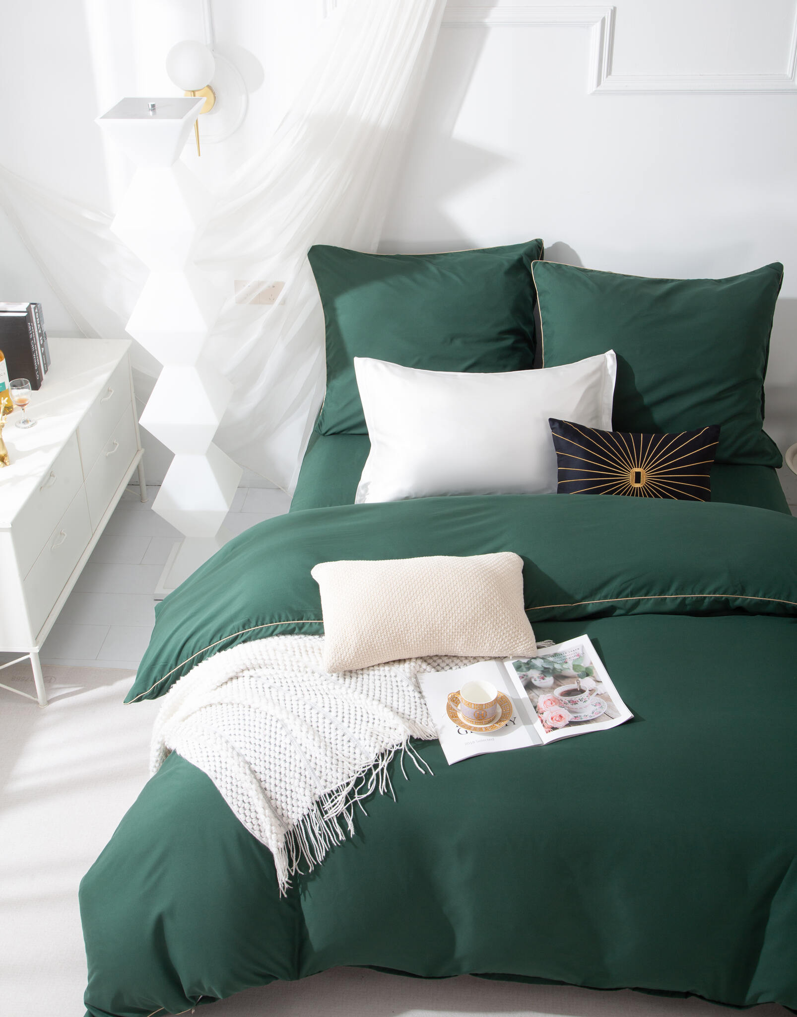 Butelkowa Zieleń Pościel z  Satyny ze Złotą Lamówką 160x200 view 3