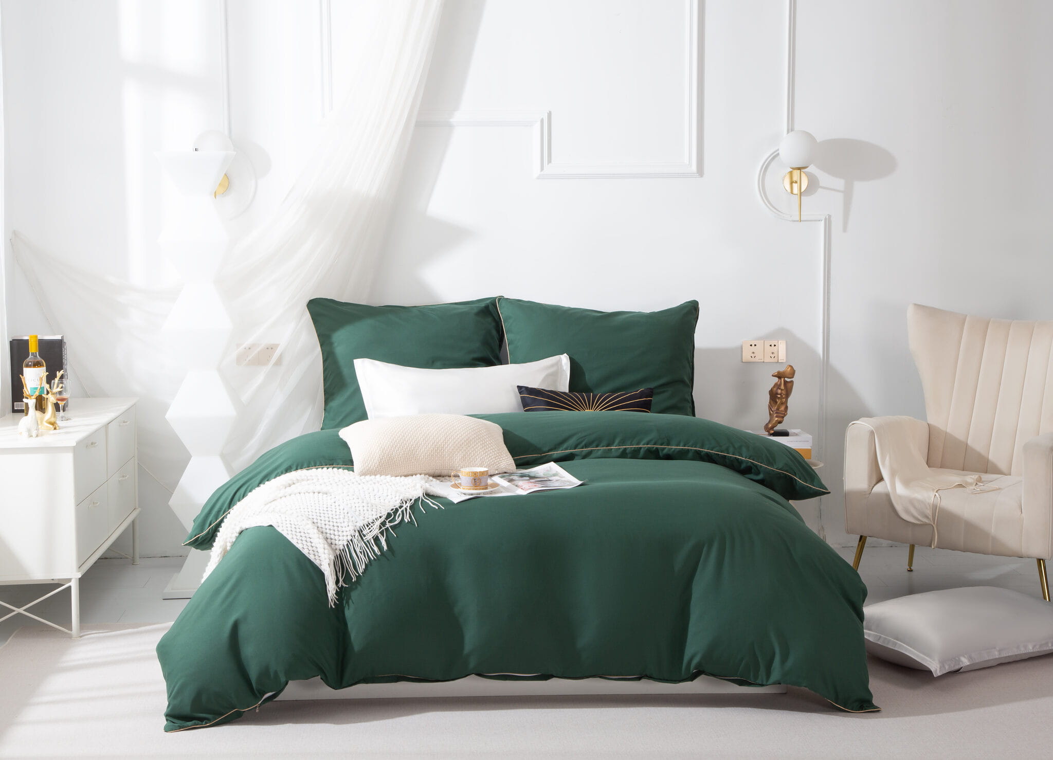 Butelkowa Zieleń Pościel z  Satyny ze Złotą Lamówką 160x200
