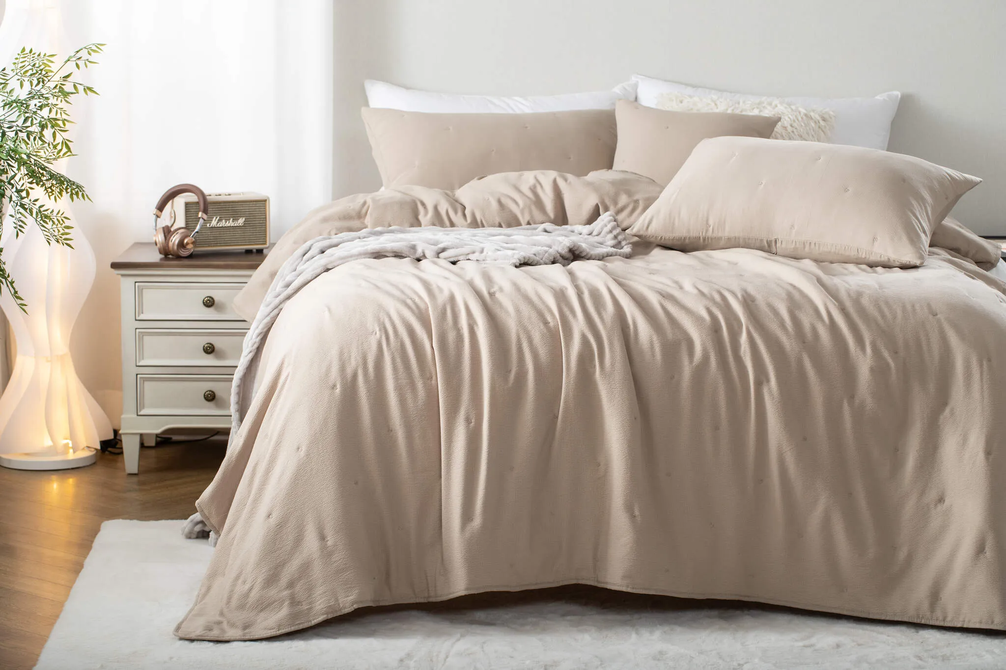 NARZUTA FAKTUROWANA Z HAFTEM KROPEK 240/220 MOCCA view 3