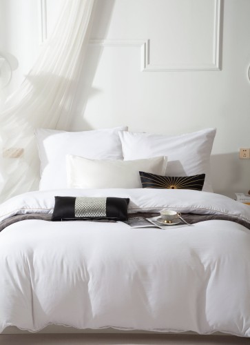 Biała Pościel z Satyny 140x200 ze Złotą Lamówką view 3