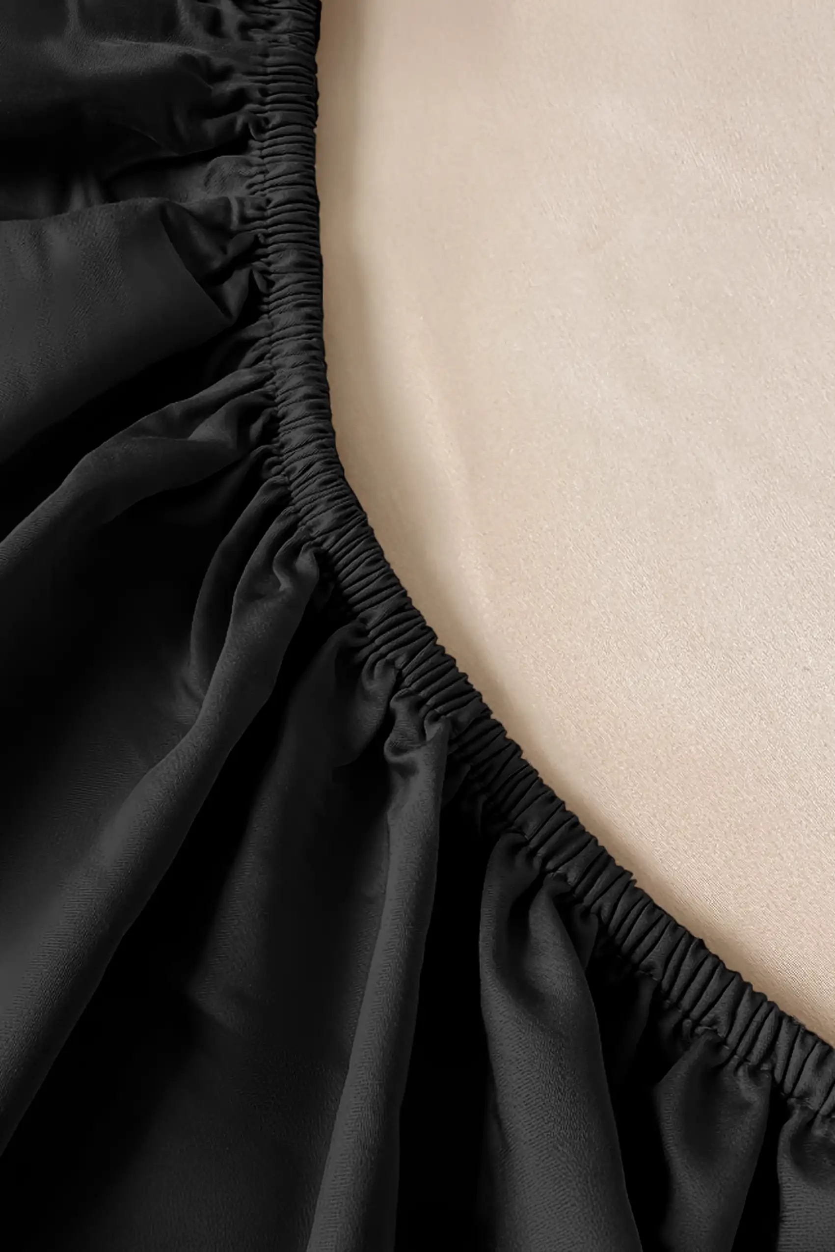 Czarne Prześcieradło Satyna Z Gumką 160x200 view 4