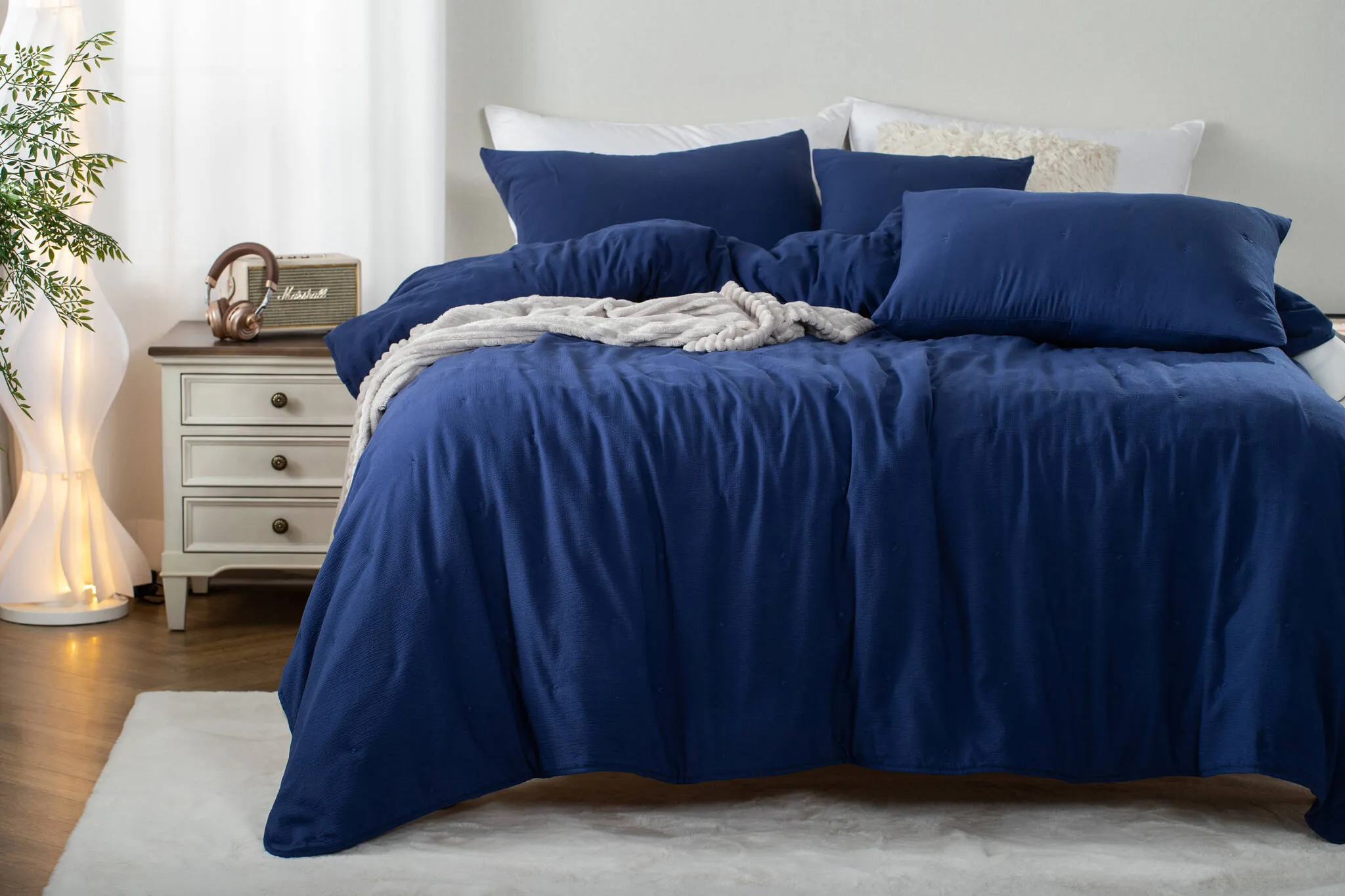 NARZUTA FAKTUROWANA Z HAFTEM KROPEK 200/220 SZAFIROWA view 4