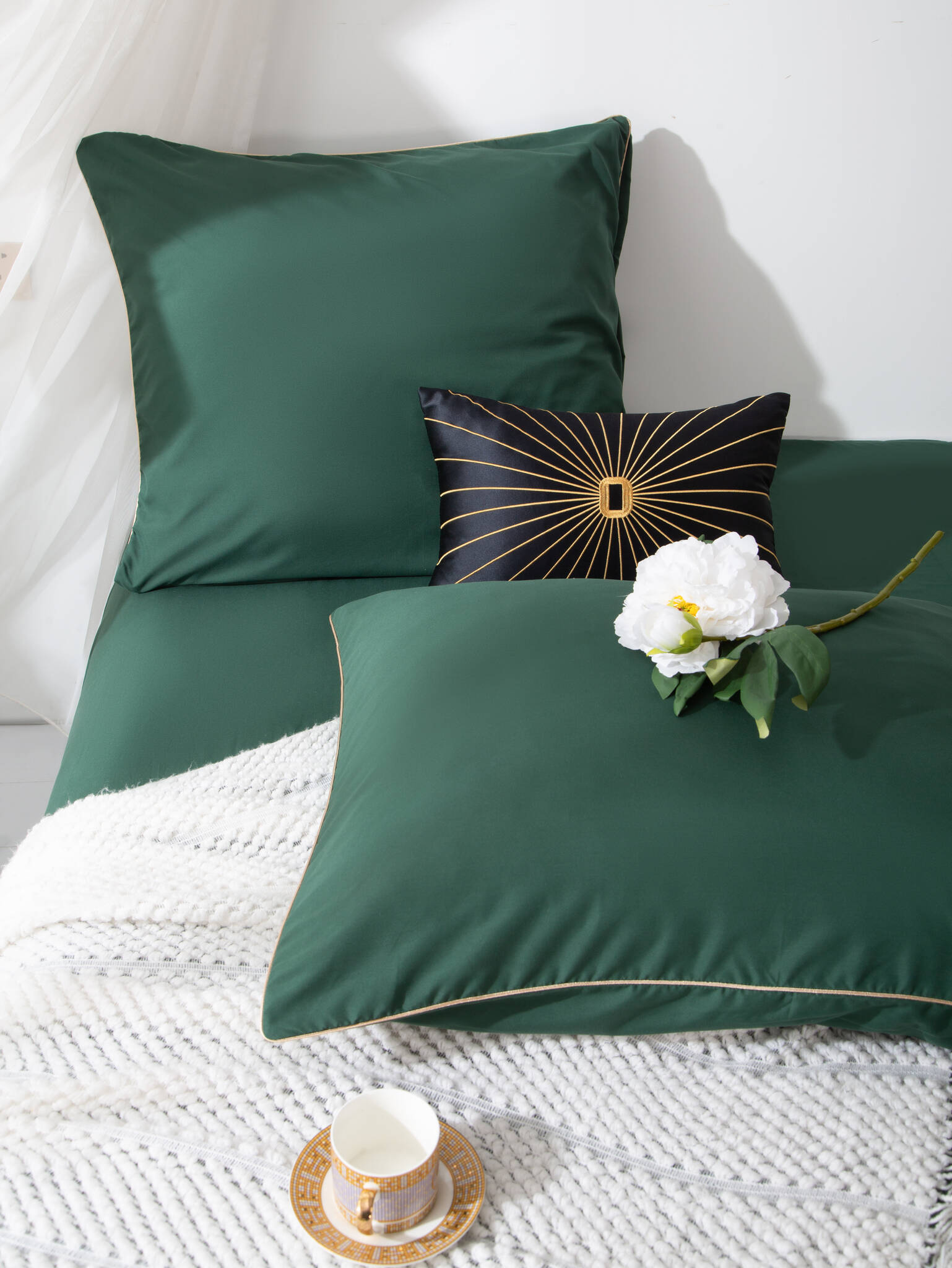 Butelkowa Zieleń Pościel z  Satyny ze Złotą Lamówką 160x200 view 5