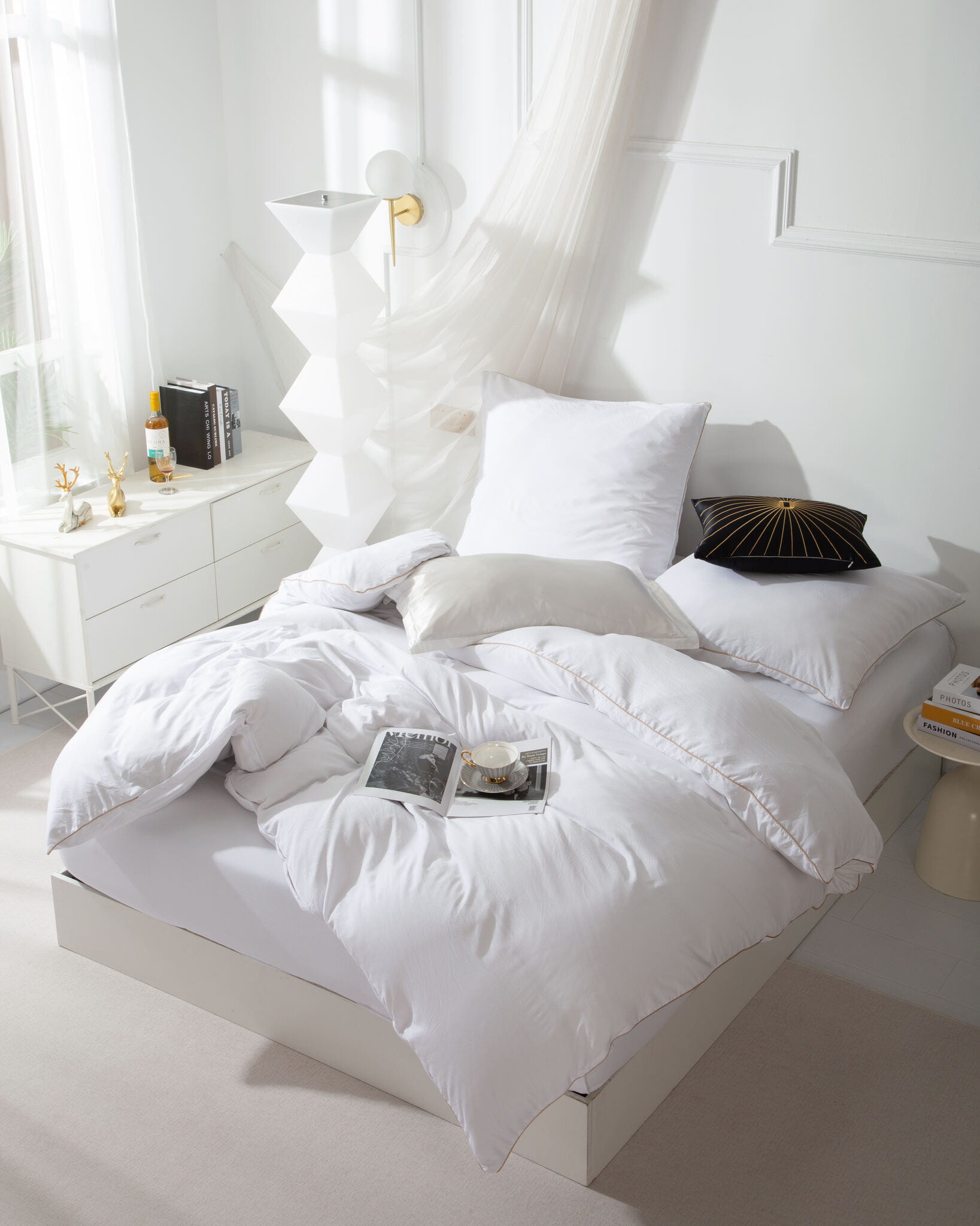 Biała Pościel z  Satyny ze Złotą Lamówką 220/200 view 6