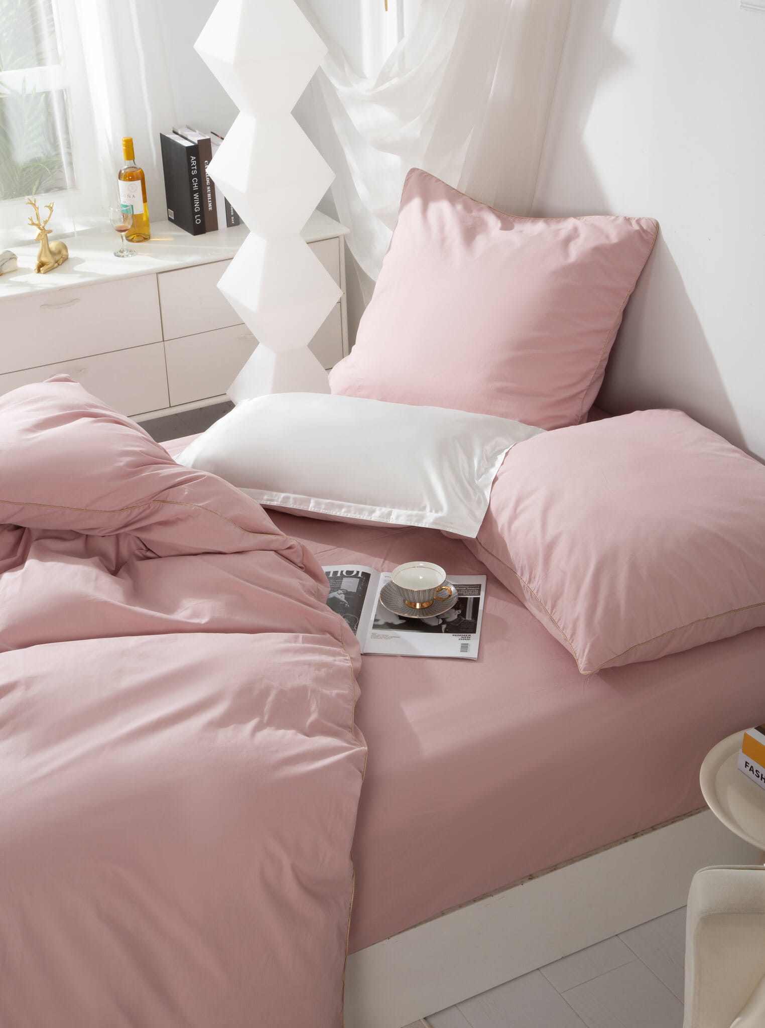 Pudrowa Pościel z  Satyny ze Złotą Lamówką 220x200 view 4