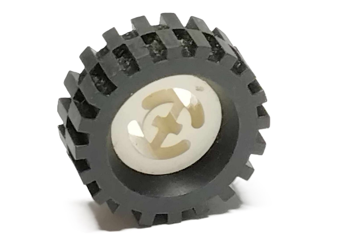 E C10 Lego Technic Koło (opona + felga) 3482 2346 30x10,5 - biały 2 44495faa24edac5c2e9275669626da22