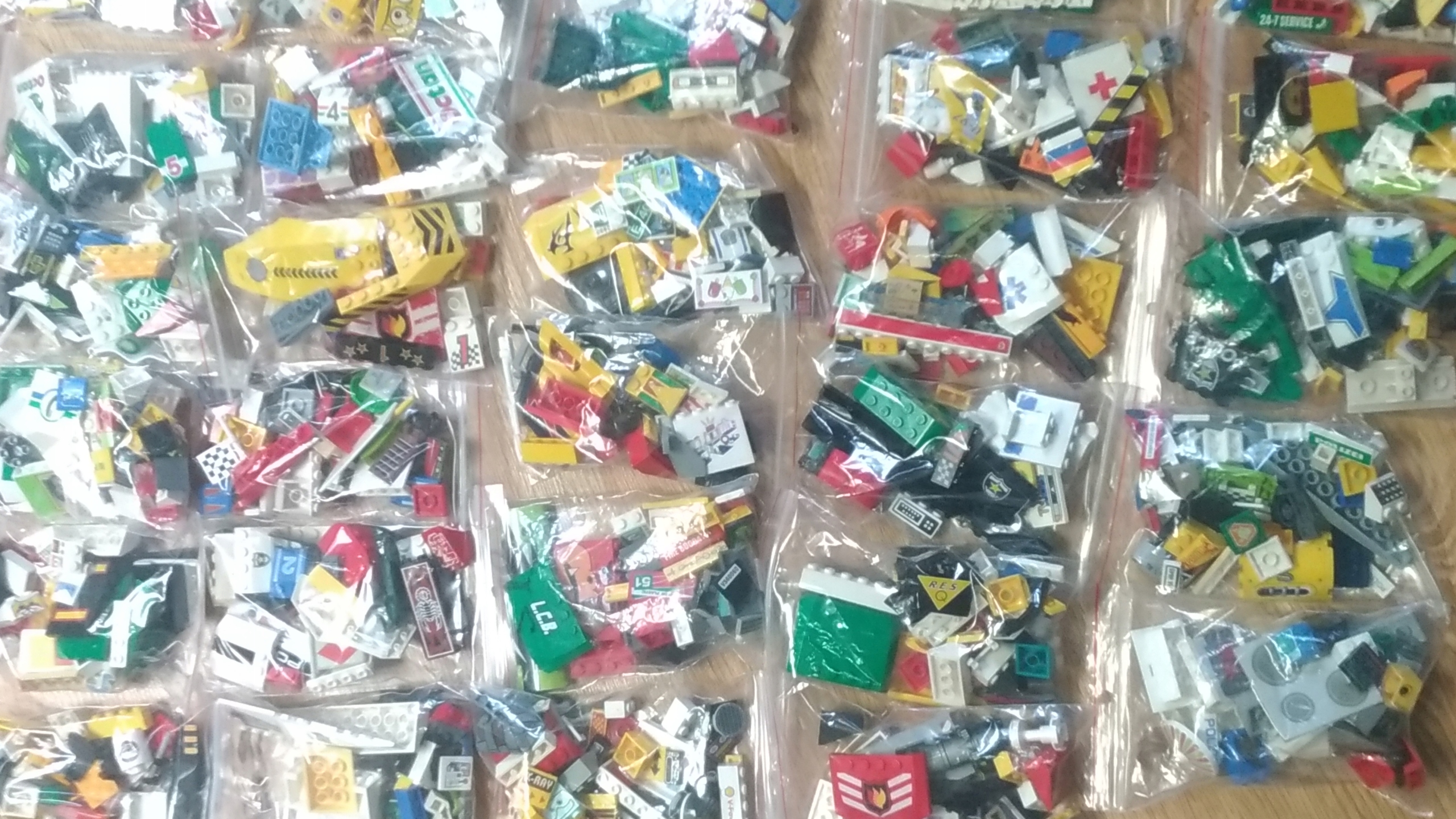 17. Lego Mix z nadrukiem naklejka 50g 40-45 sztuk 10 6f07f2a86e15a258f8f4b096d0c87780