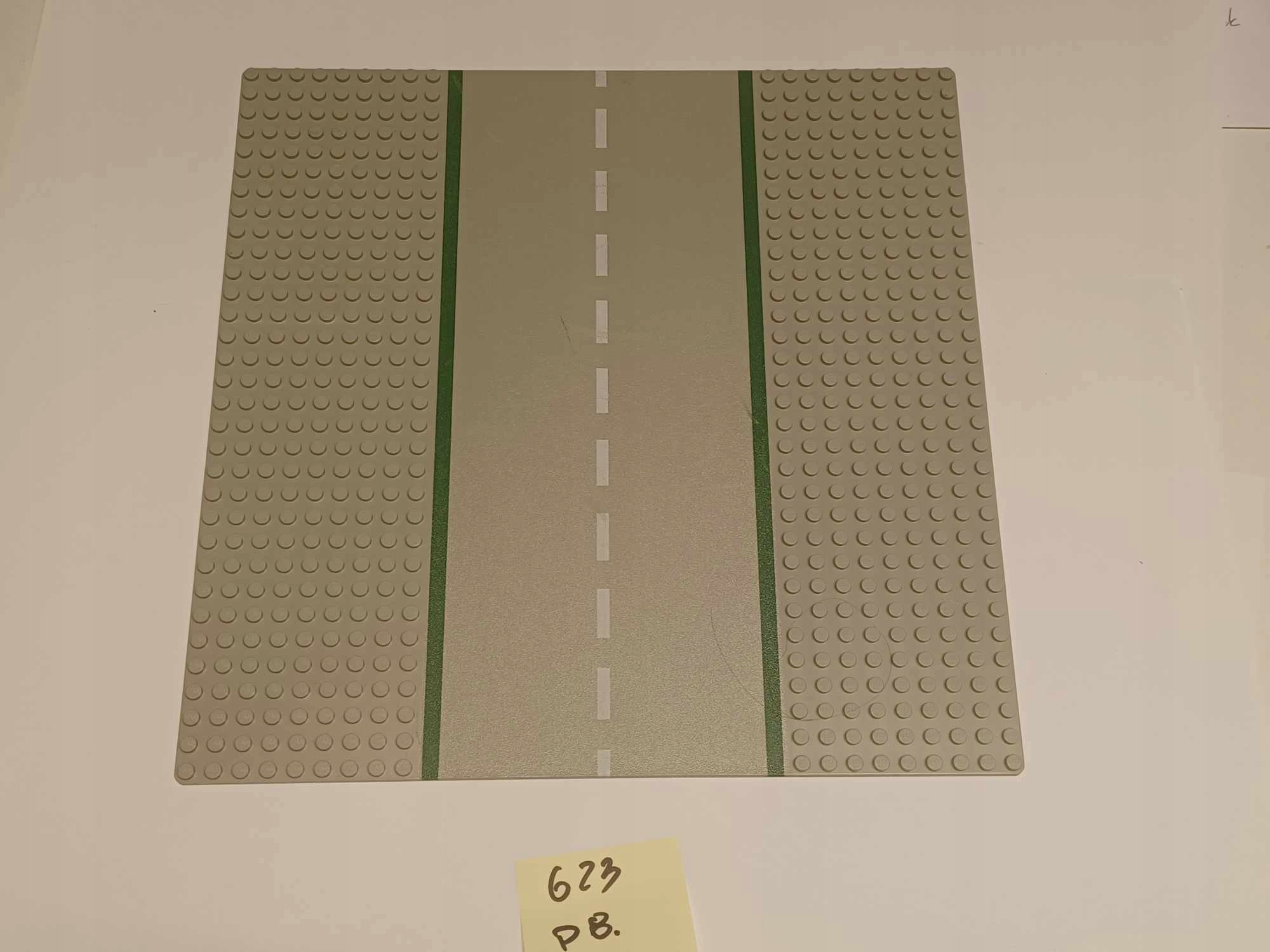 623P8. LEGO płyta konstrukcyjna cieńka 32x32 cieńka 2 80be17882a536954e9db5e3c211847b4