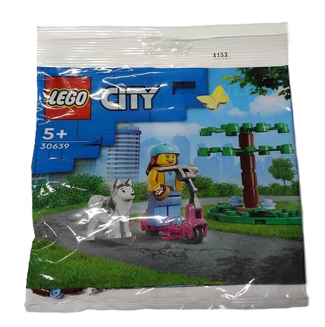 148g. LEGO City 30639 Wybieg dla psów i hulajnoga 2 9df95e464d0143a1ec0bd67df1f9e771