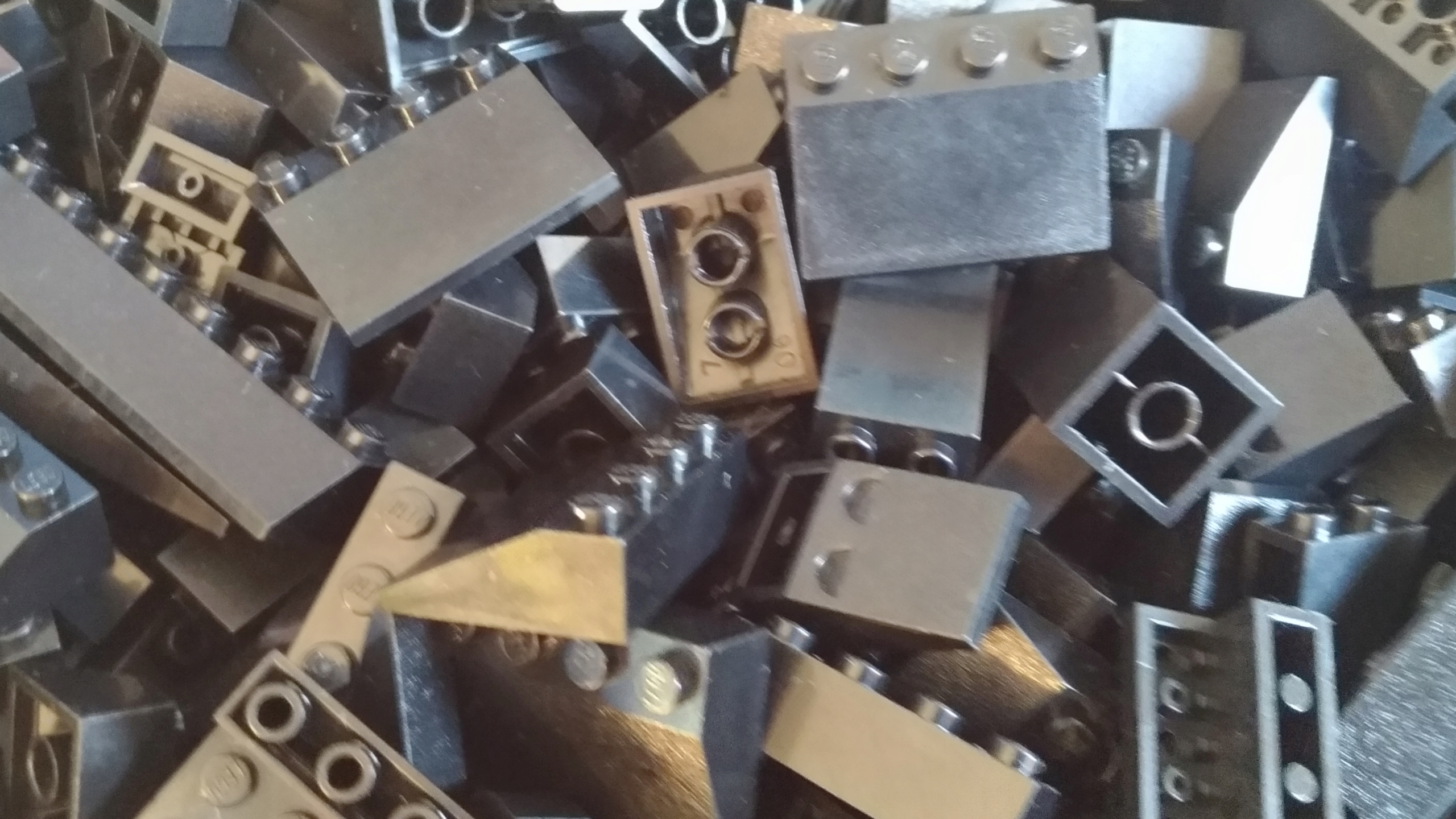 062. Lego czarne dachówki skosy 0,1 kg MIX 8 ad7cf236bc29f76ebfa14c916152f98f