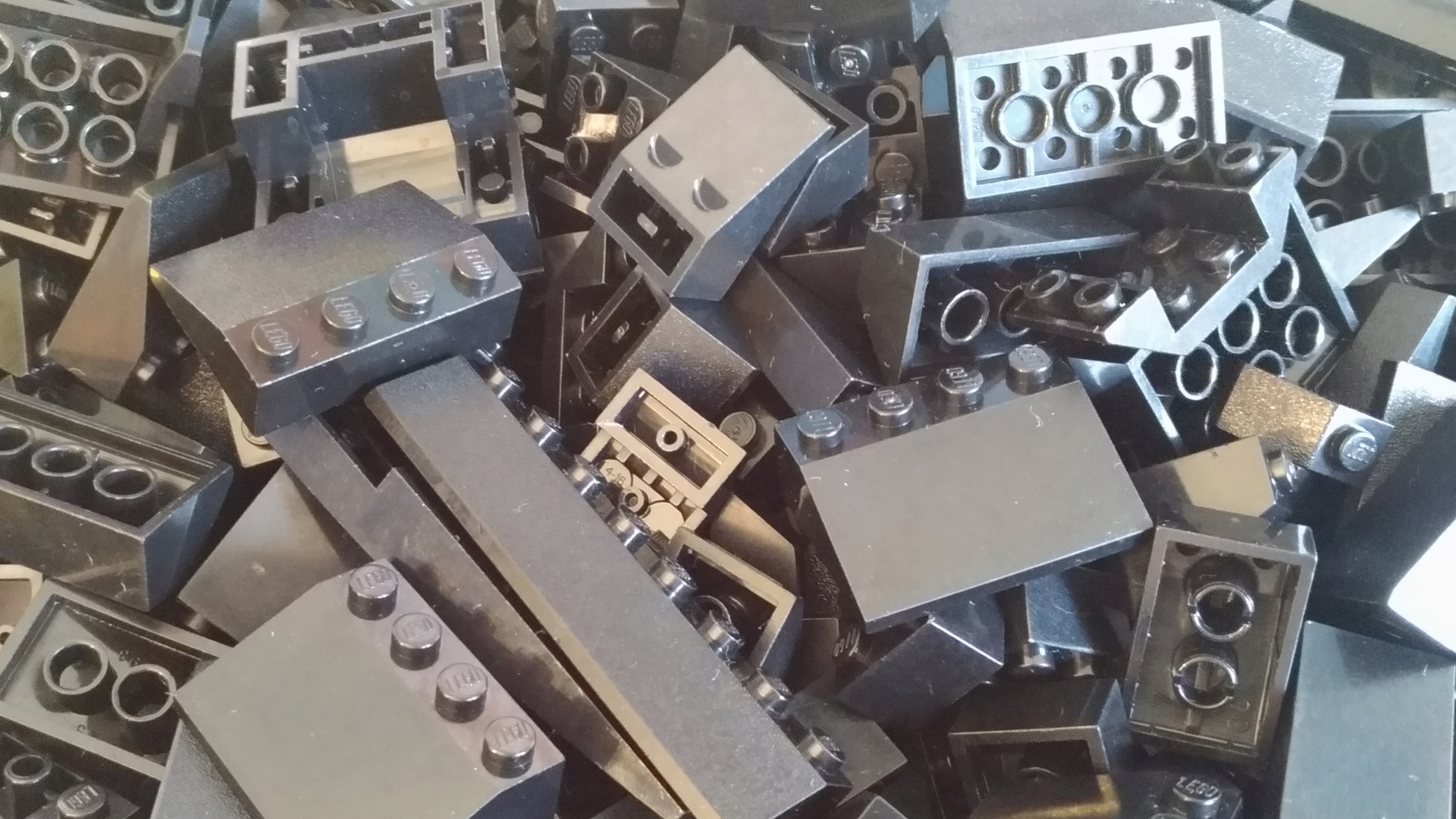 062. Lego czarne dachówki skosy 0,1 kg MIX 12 c661d31e378c1a089e29020a1adc5c18