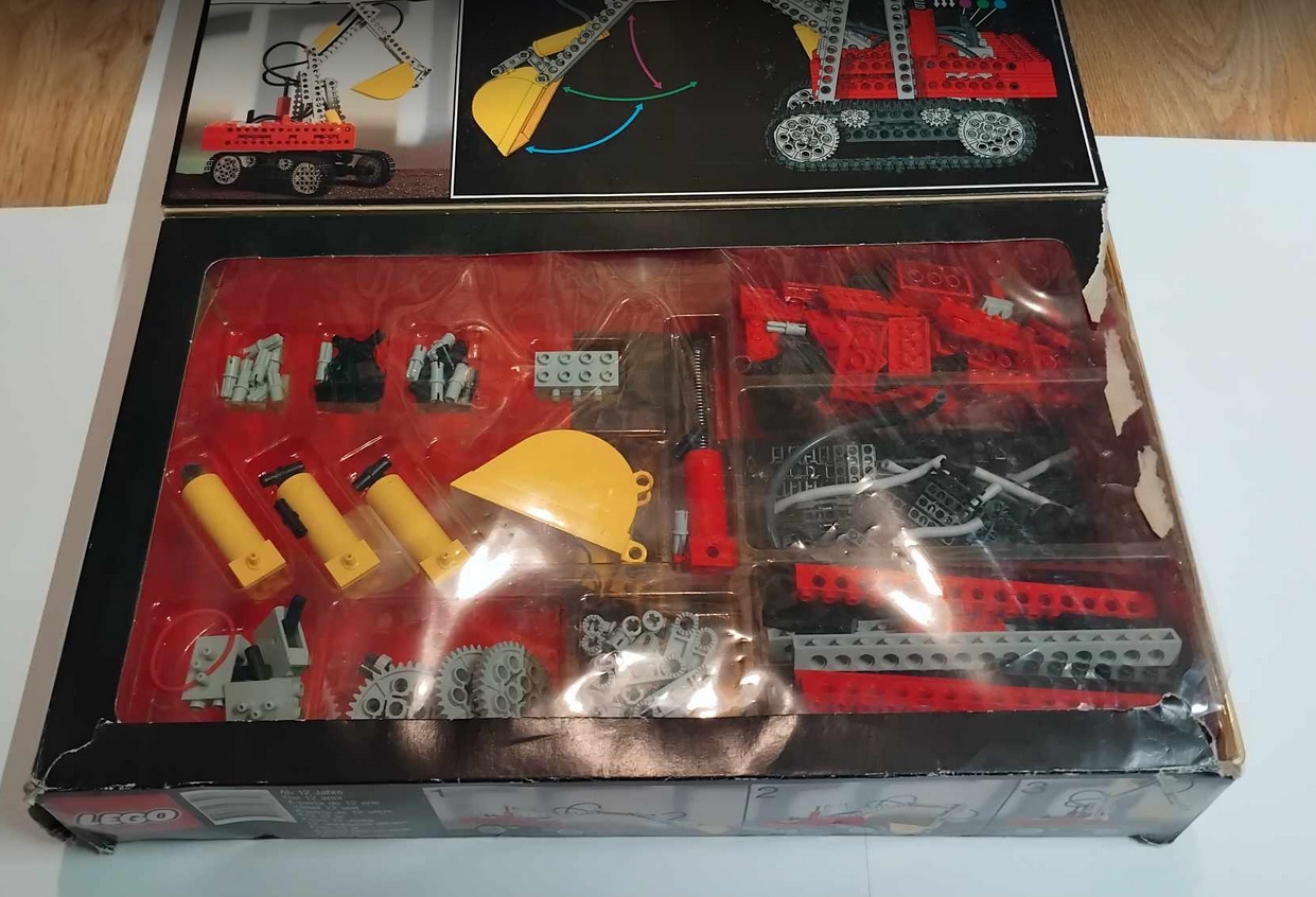 66Y5. Lego technic zestaw koparka 8851 18 d38513cd39127e8eff6e48abeedb3a8c