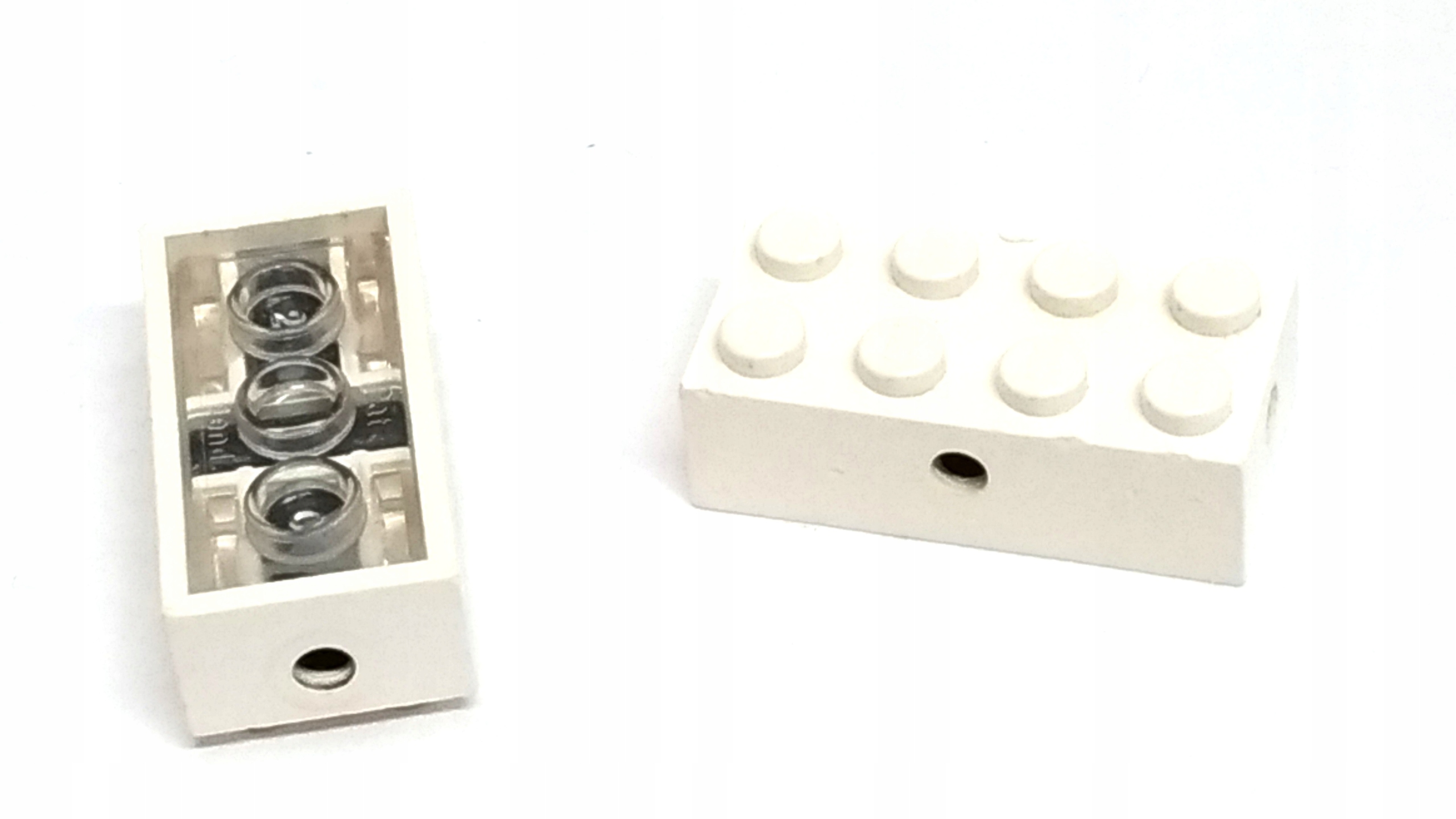 009g Lego 7049a PAT PEND NA OŚKI białe 2 szt 3 d9d47d48831504652edecb65d853950e