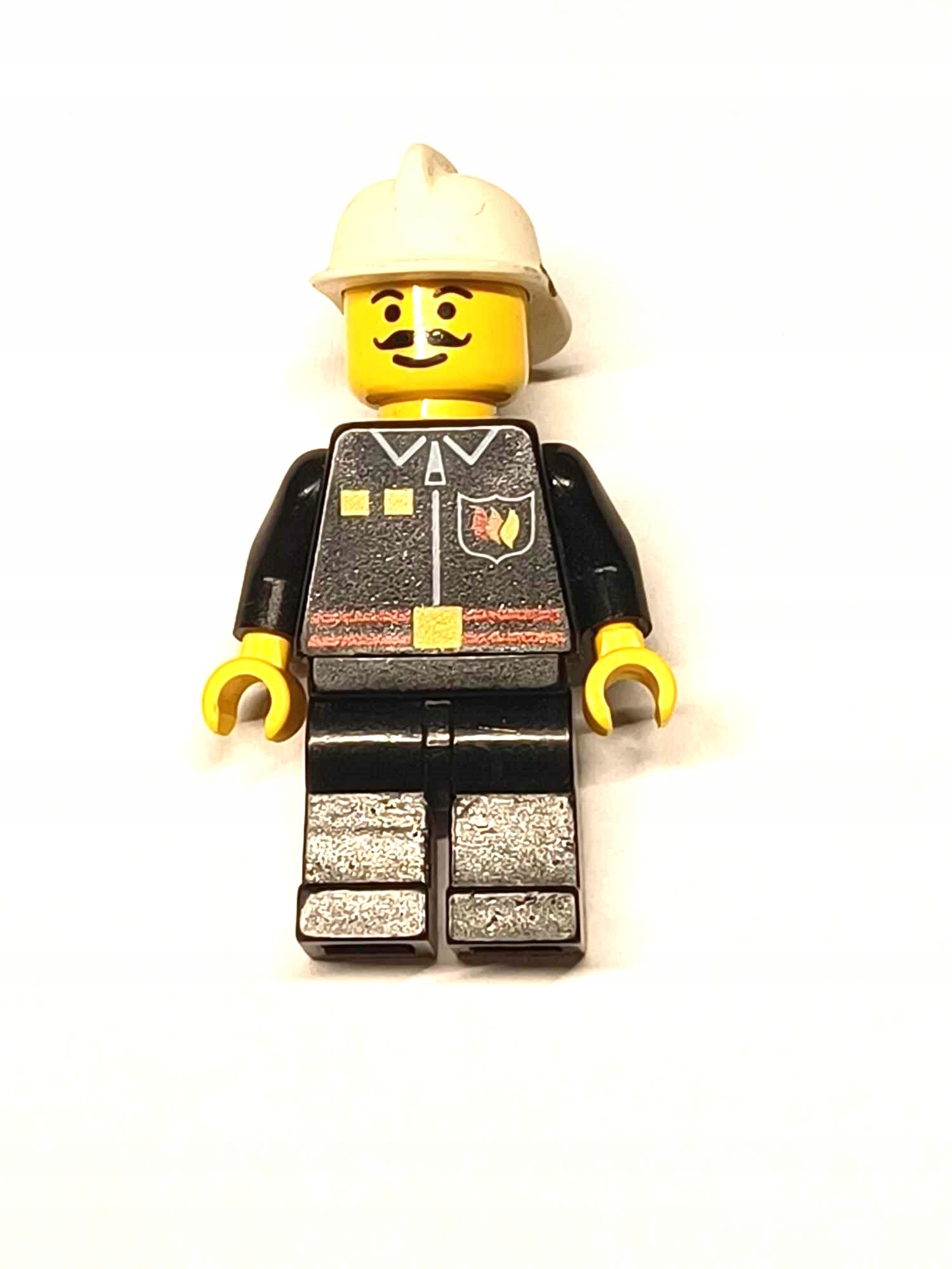 175e1. LEGO strażak ludzik chełm biały 2 f3bc6f34bf01c6931d3500acc3c55e63