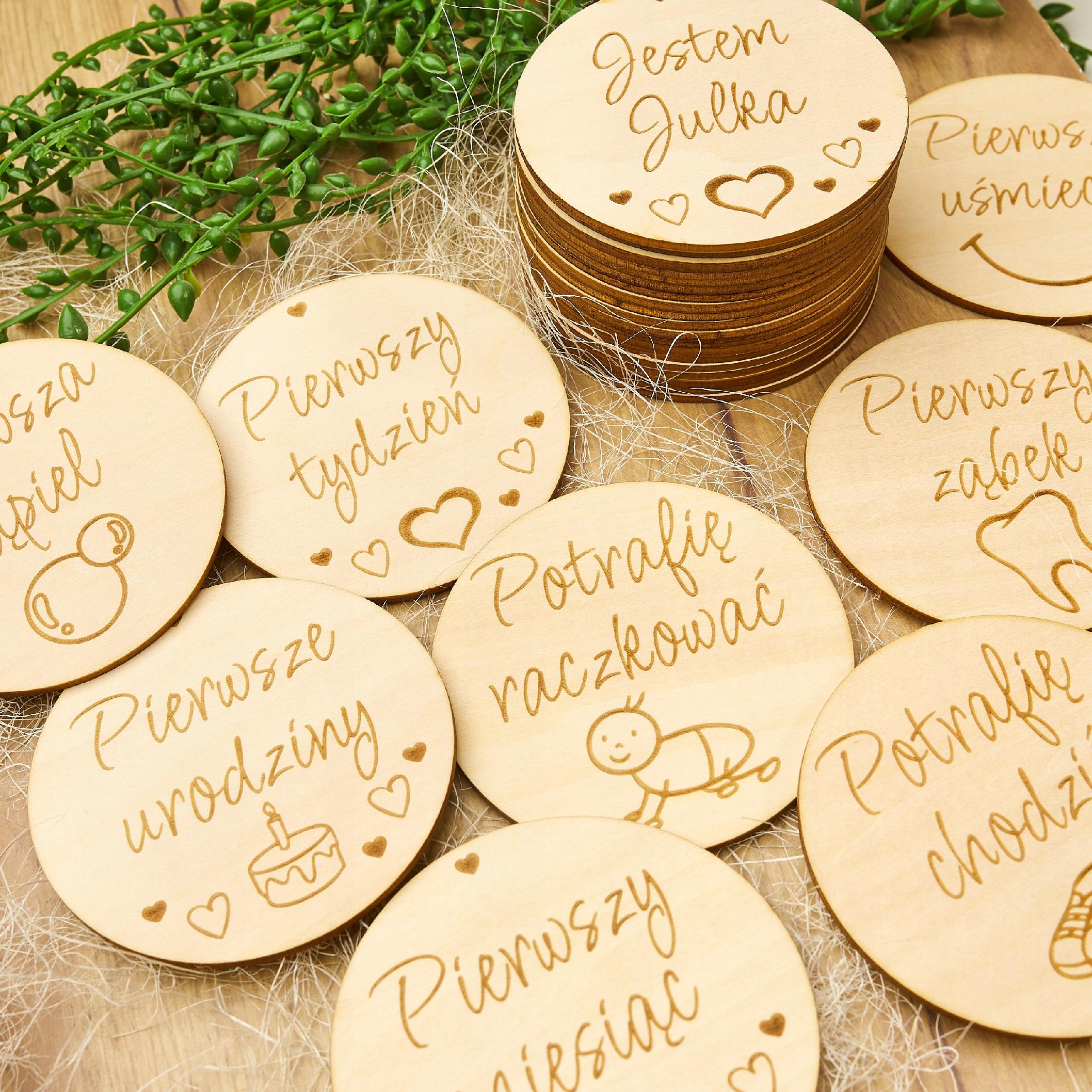 Set 16 Tablici Lemn, TECHREBAL, Personalizate, 9cm, pentru Fotografii Bebelusi 4 289c34b055a436028a831831f67e14c6