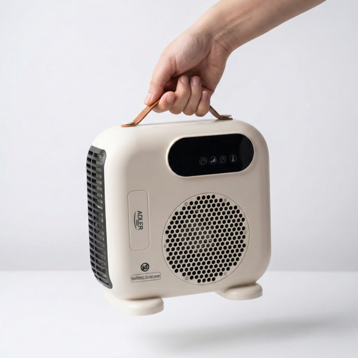 Termowentylator Adler AD 7756b z widocznym uchwytem i panelem sterowania