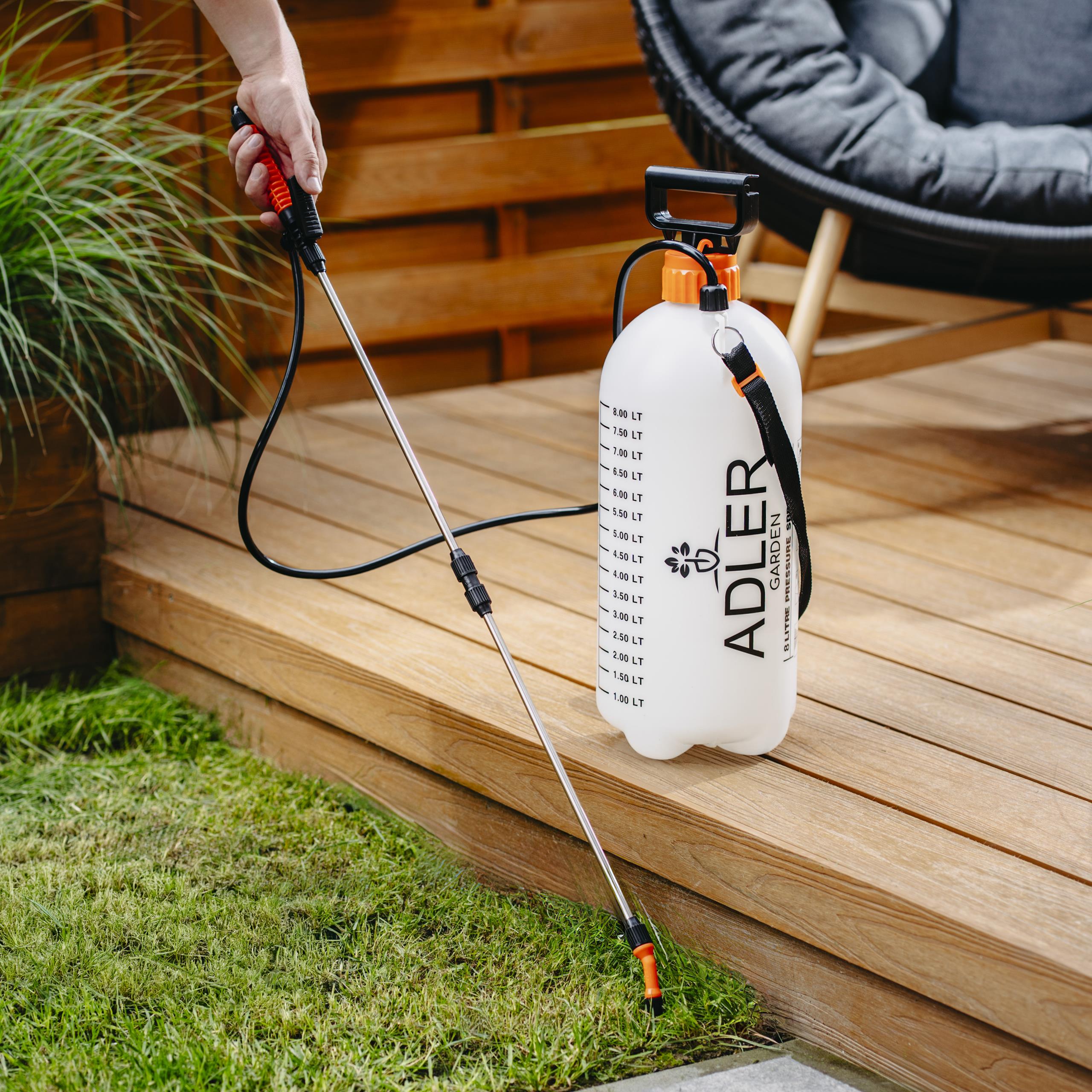 Dźwignia spustu opryskiwacza z blokadą do pracy ciągłej i regulacją strumienia.