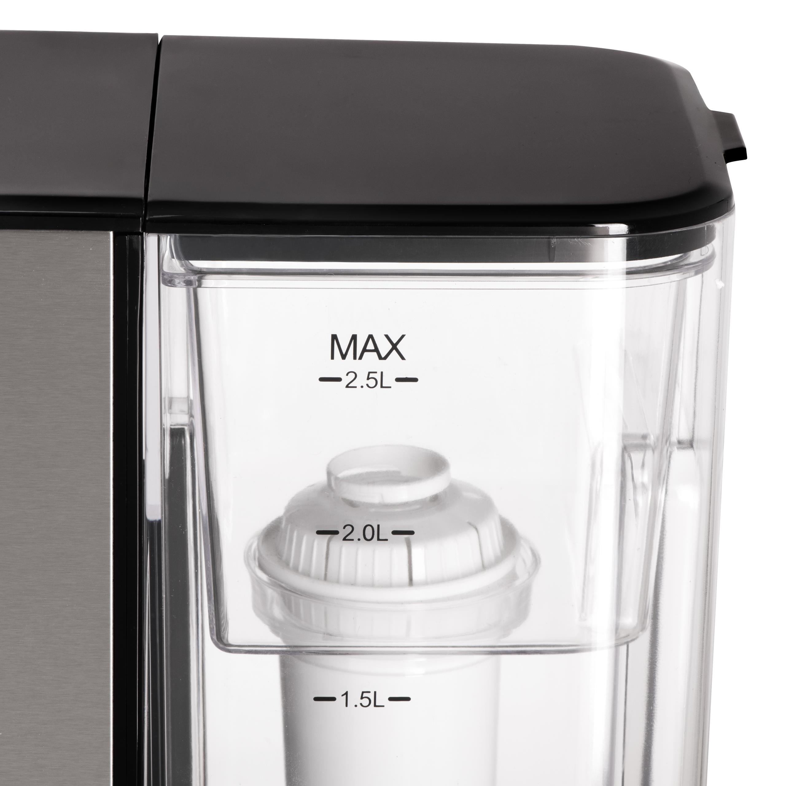 Przezroczysty zbiornik na wodę o pojemności 2,5 litra z filtrem, widoczny w dozowniku gorącej wody.