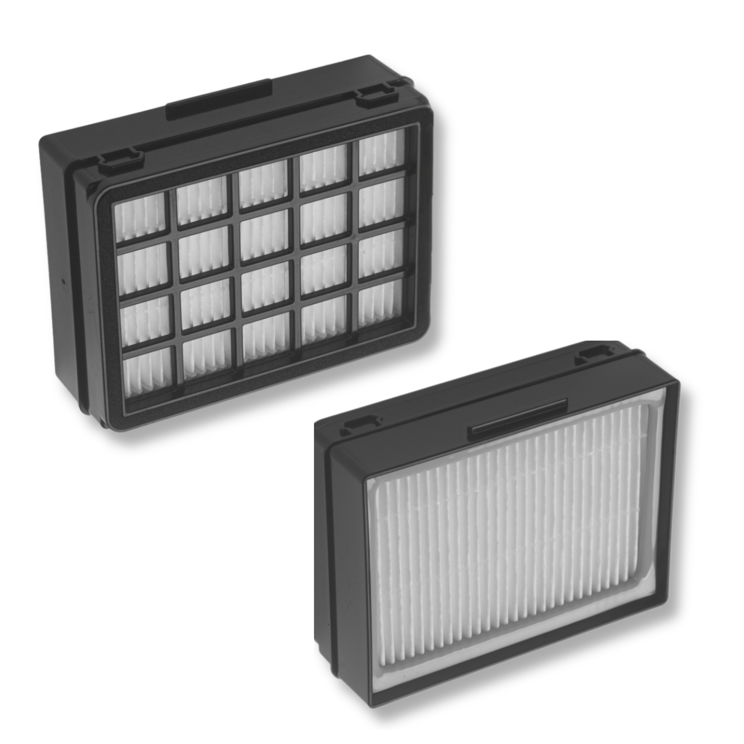 Dwa filtry HEPA Adler AD 7087.2 leżące obok siebie, widoczne są precyzyjne fałdy filtrujące.