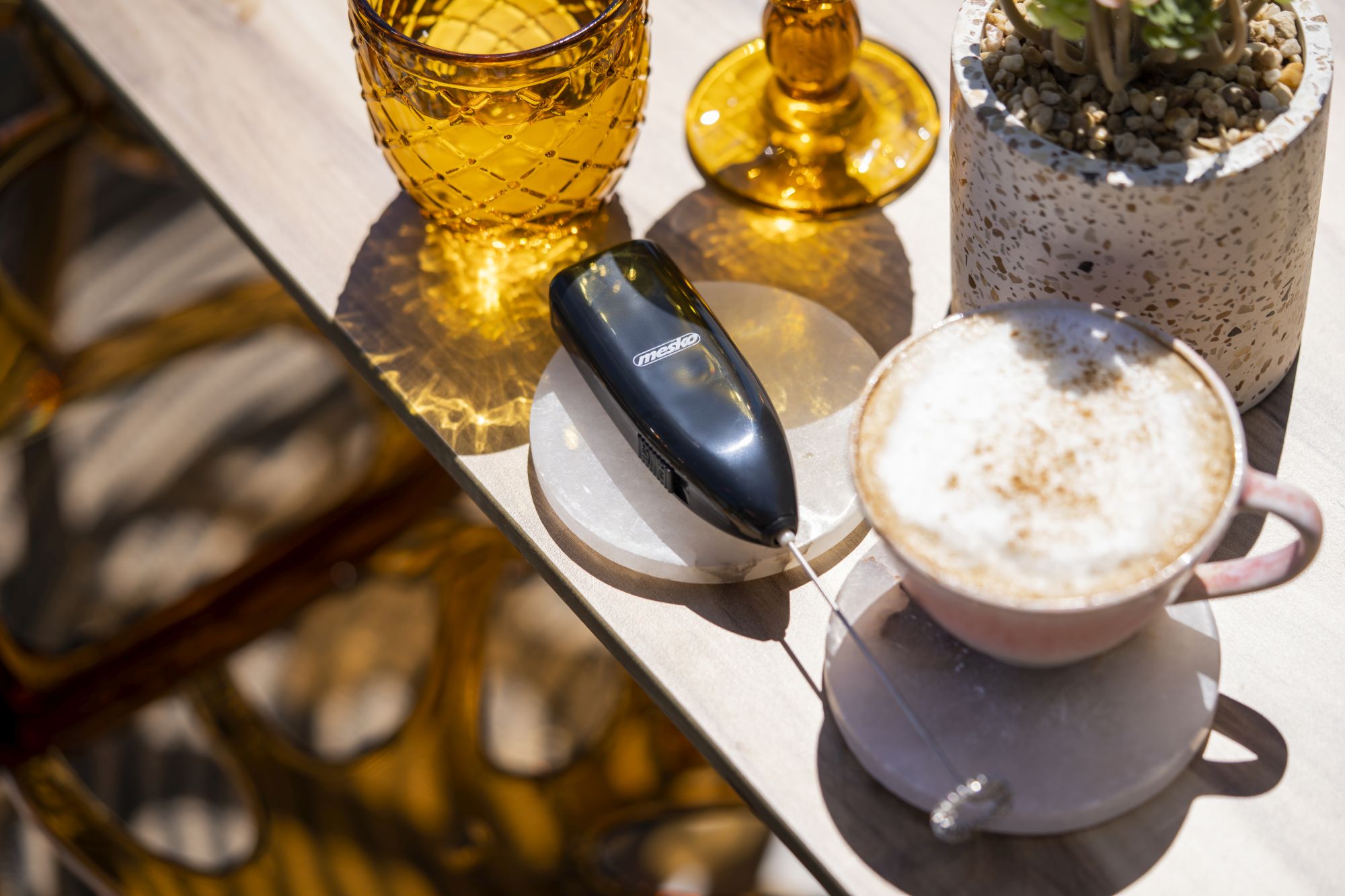 Spieniacz do mleka Mesko MS 4502 - puszysta pianka w kilka sekund