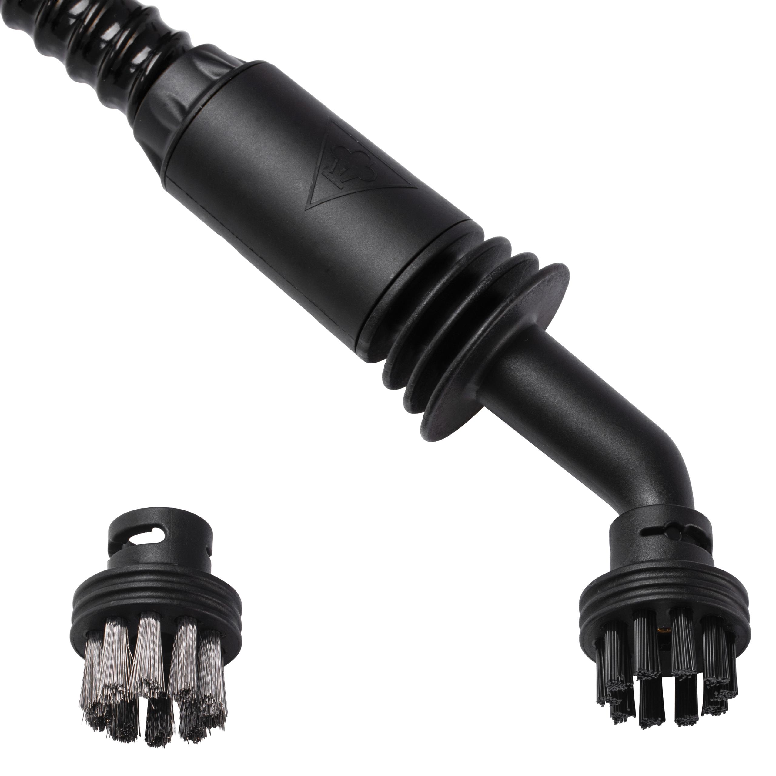 Myjka parowa  SevenKraft SK 7093B z widoczną miarką do precyzyjnego nalewania wody i lejkiem.