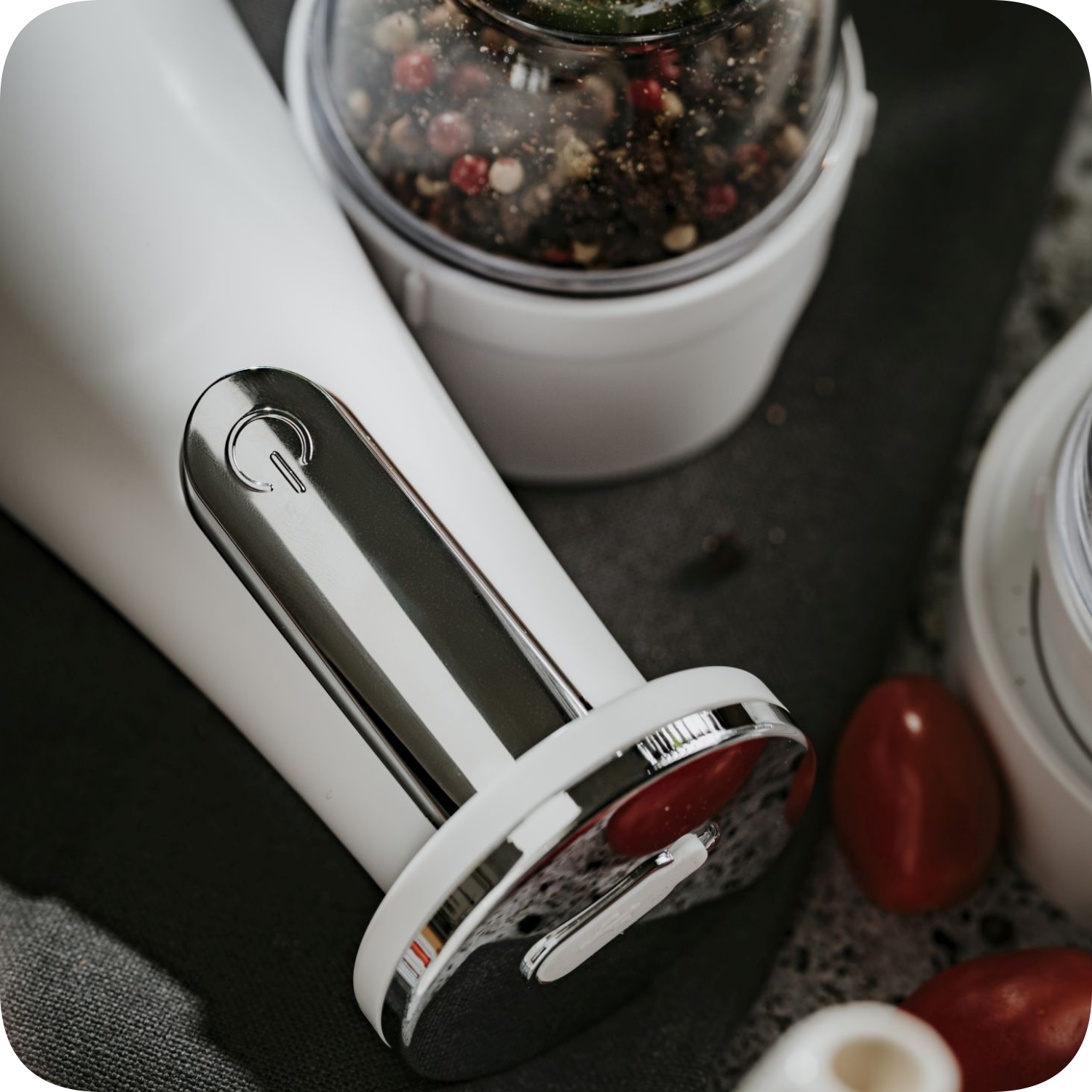 Zestaw 3 młynków do przypraw, soli i pieprzu ADLER - ładowanie