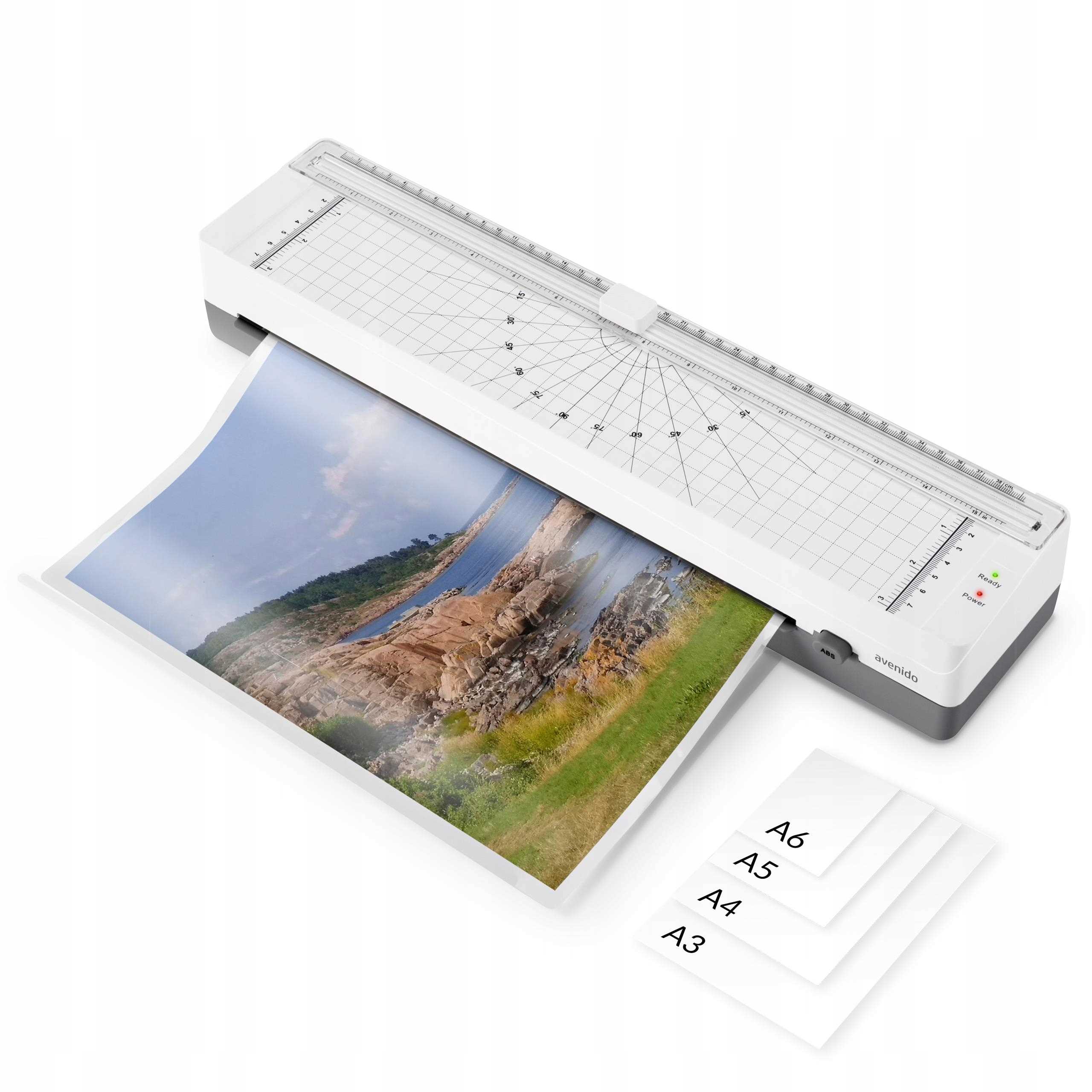 Osoba laminująca dokumenty biurowe za pomocą laminatora Avenido.