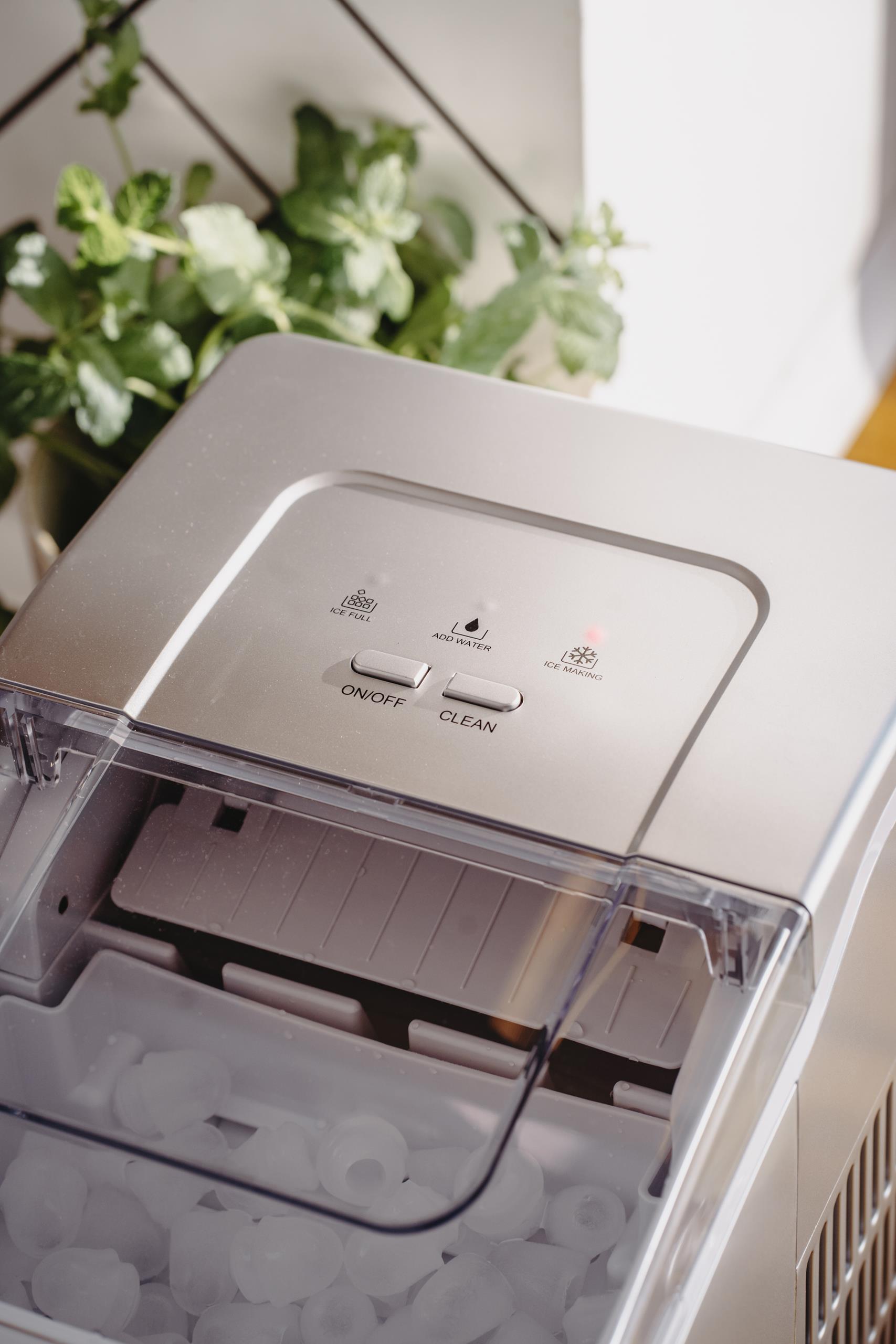 Kostkarka do lodu Adler AD 8086 - oszczędność czasu