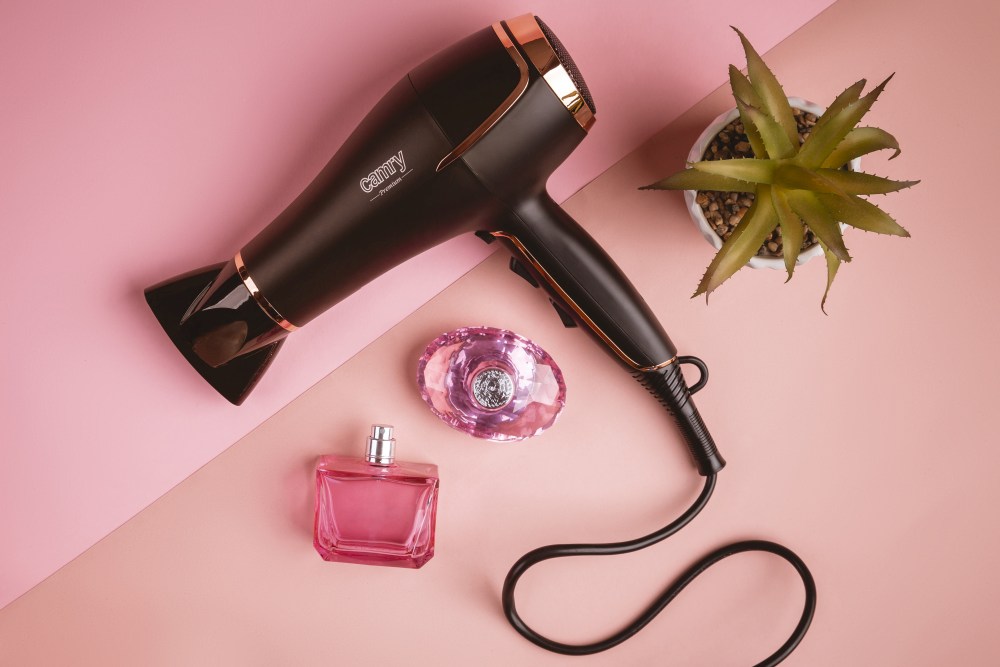 Suszarka do włosów Camry z funkcją chłodnego nadmuchu - widok ogólny