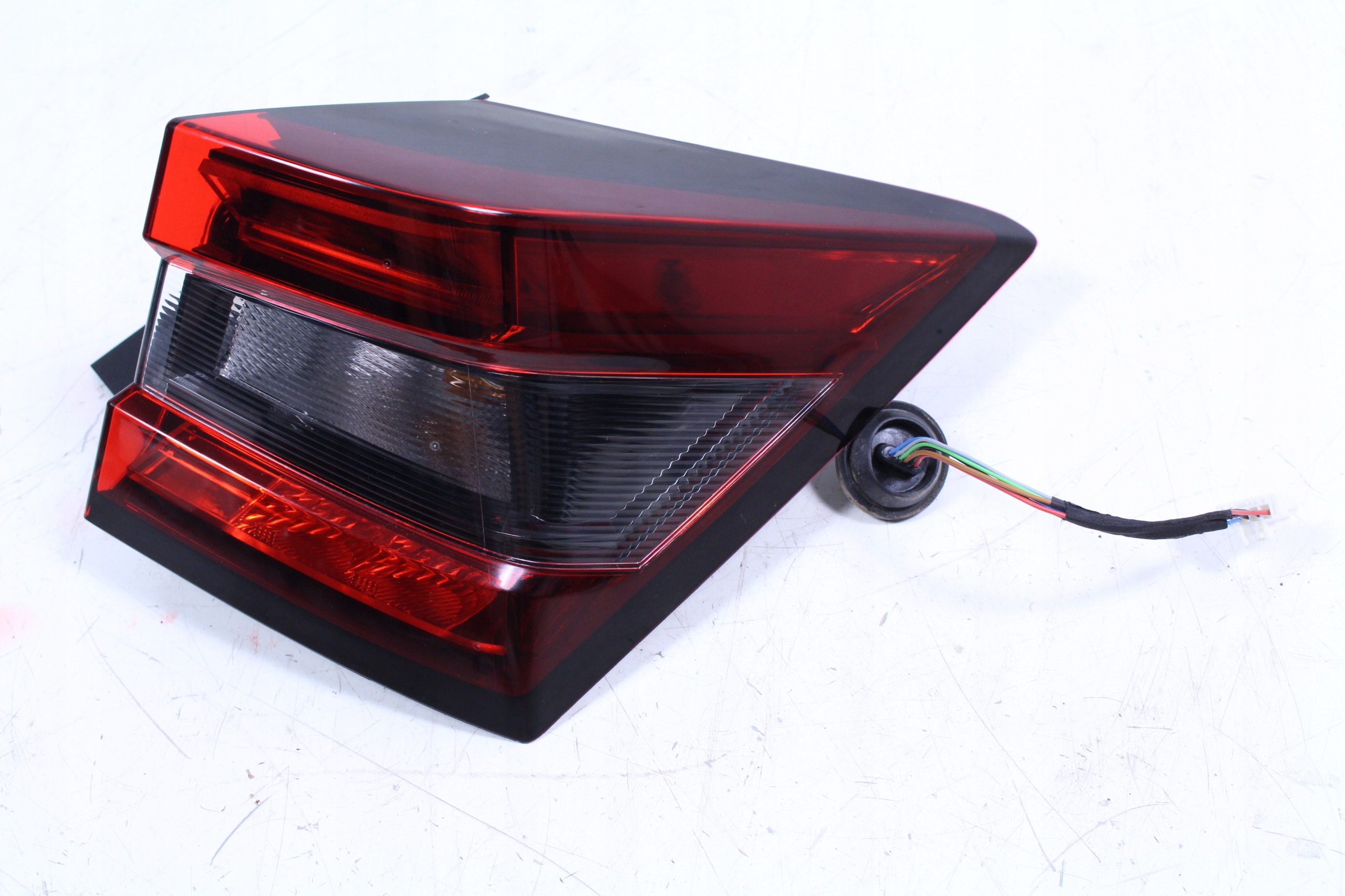 NISSAN JUKE F16 LIFT 2023 Heckleuchte Rückleuchte Rechts 2VA01435202 OE Original