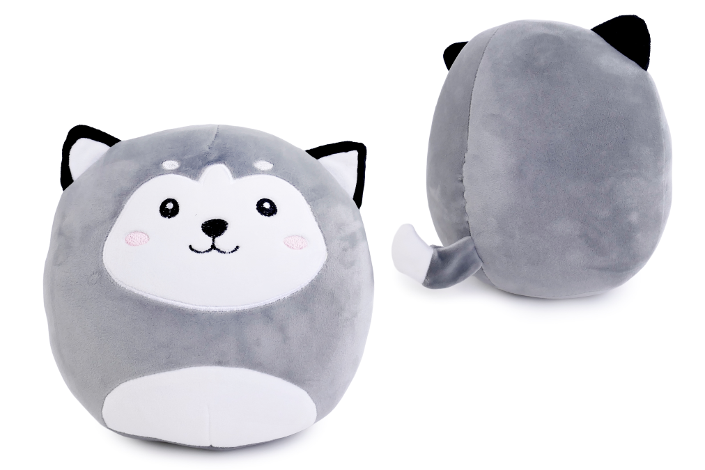 Dwa ujęcia okrągłej pluszowej maskotki psa rasy husky: widok z przodu przedstawiający uśmiechnięty pyszczek oraz widok z tyłu z małym, biało-szarym ogonkiem.